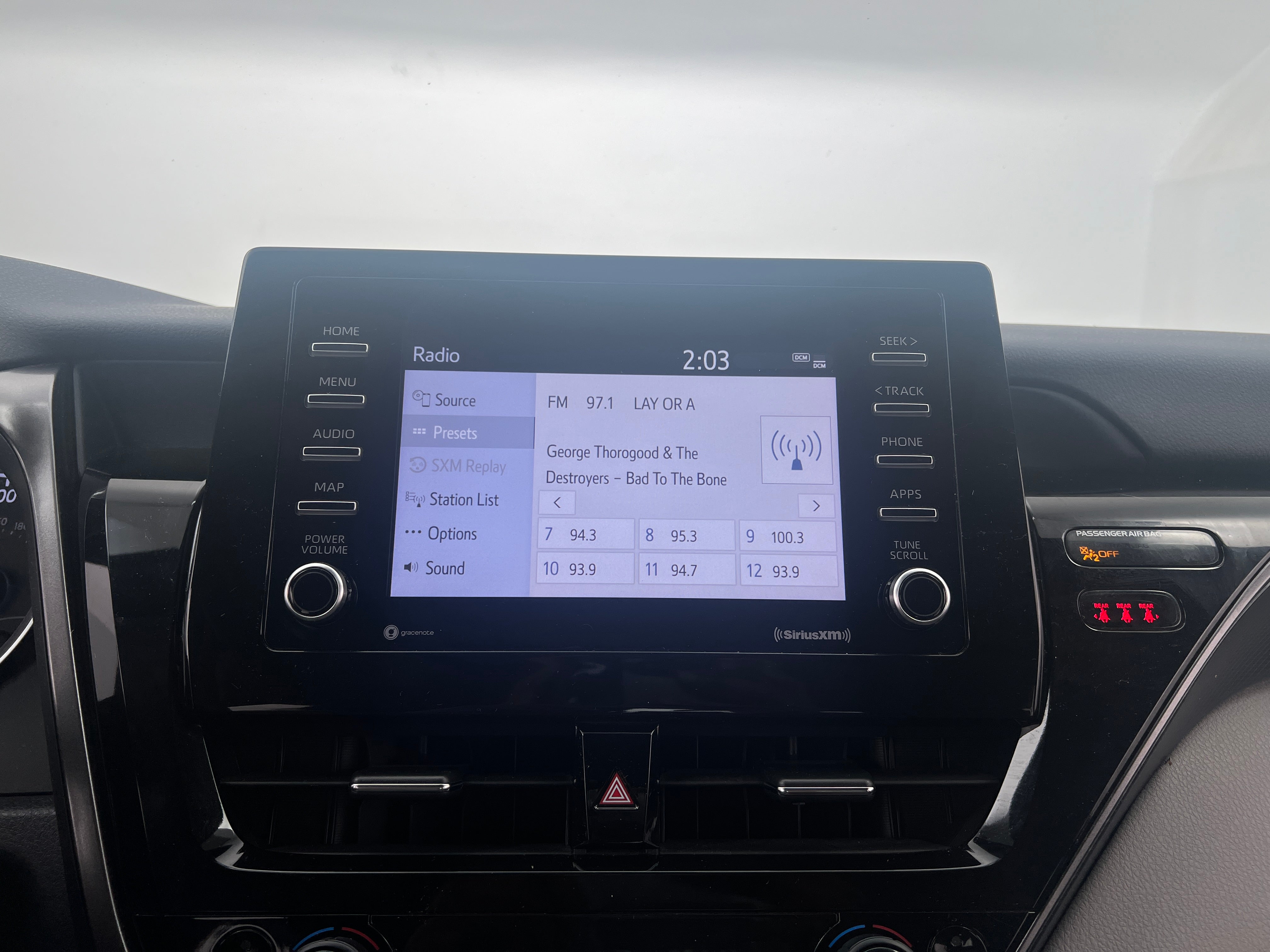 2022 Toyota Camry LE 4
