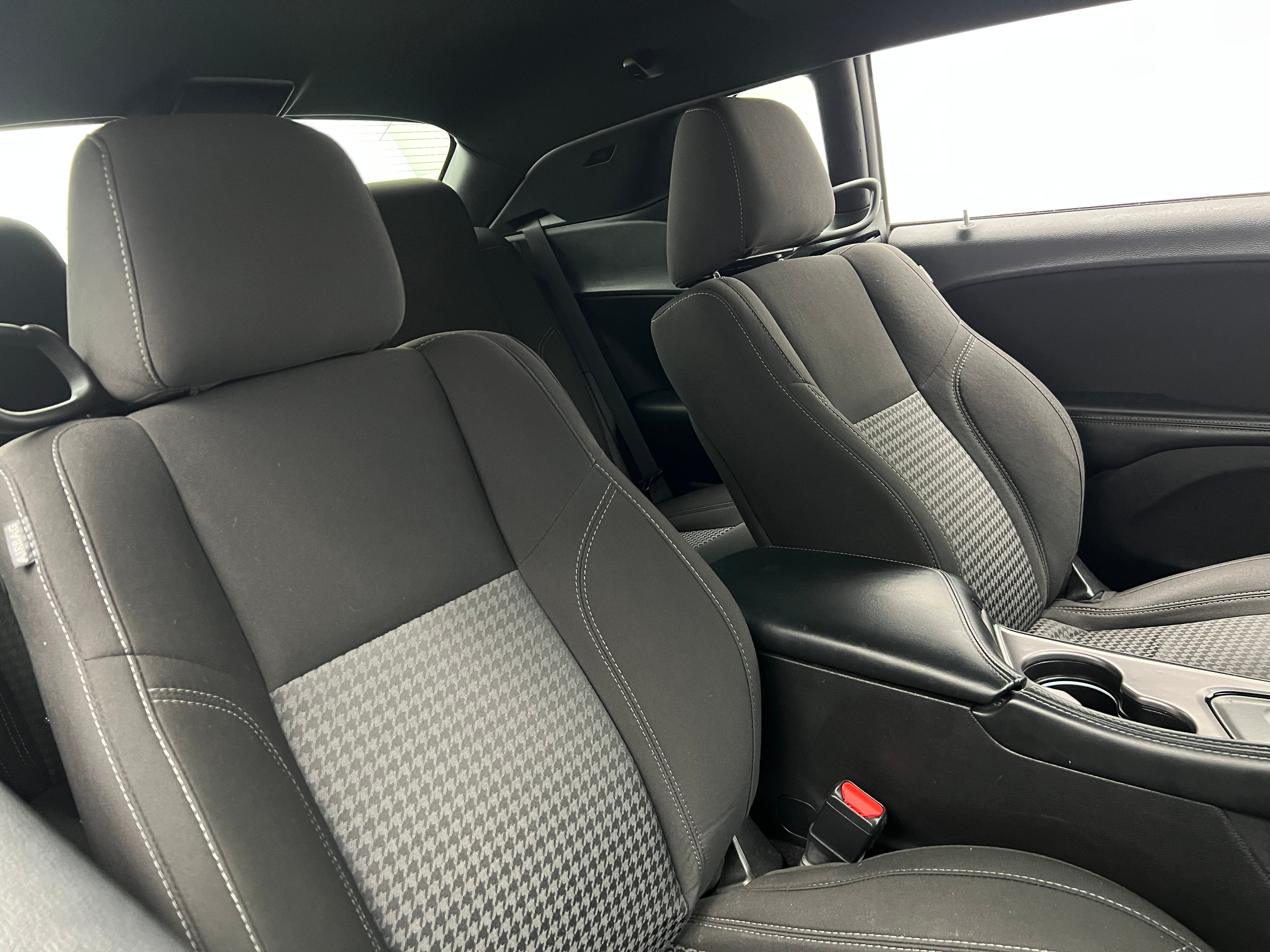 2022 Dodge Challenger SXT 2