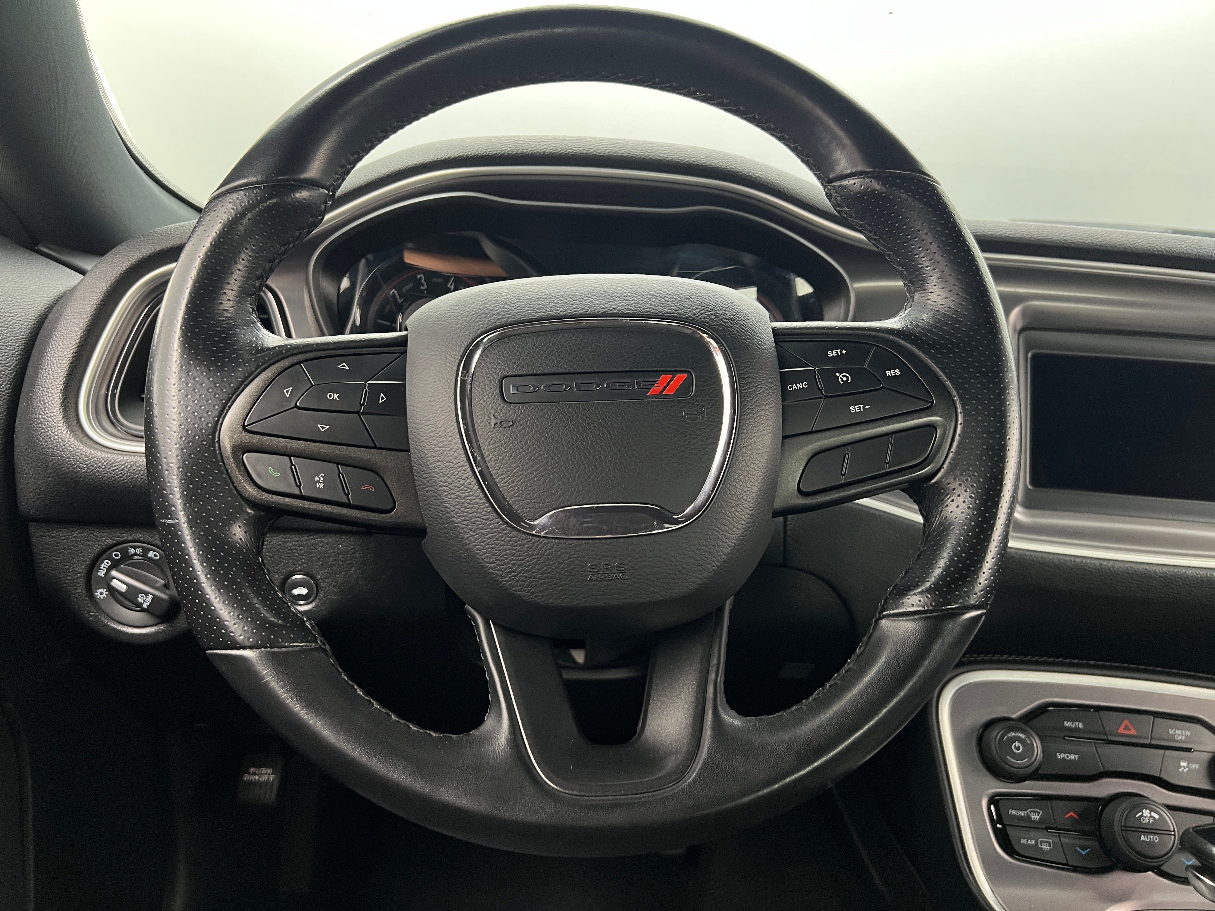 2022 Dodge Challenger SXT 4