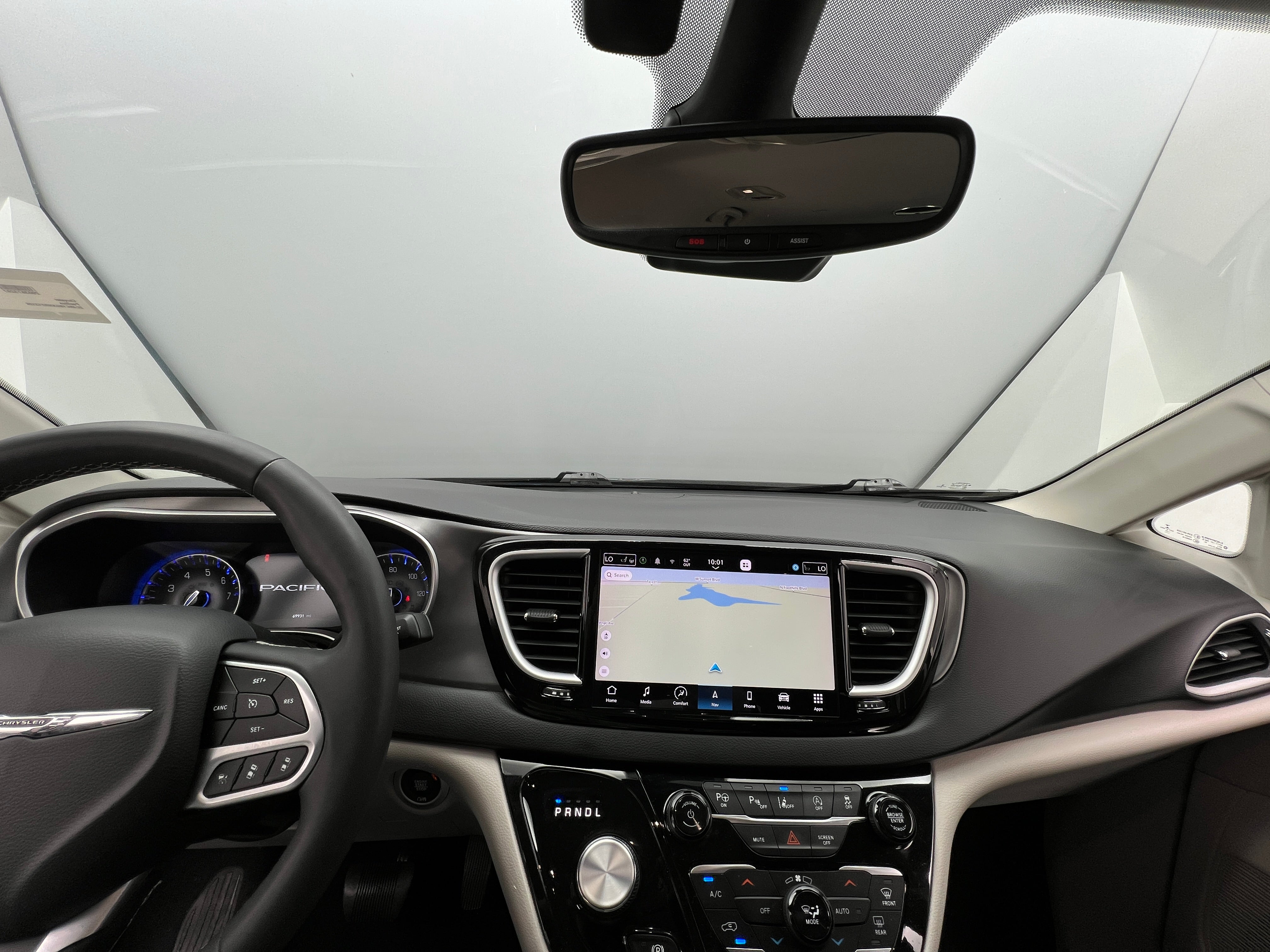 2022 Chrysler Pacifica Touring L 2