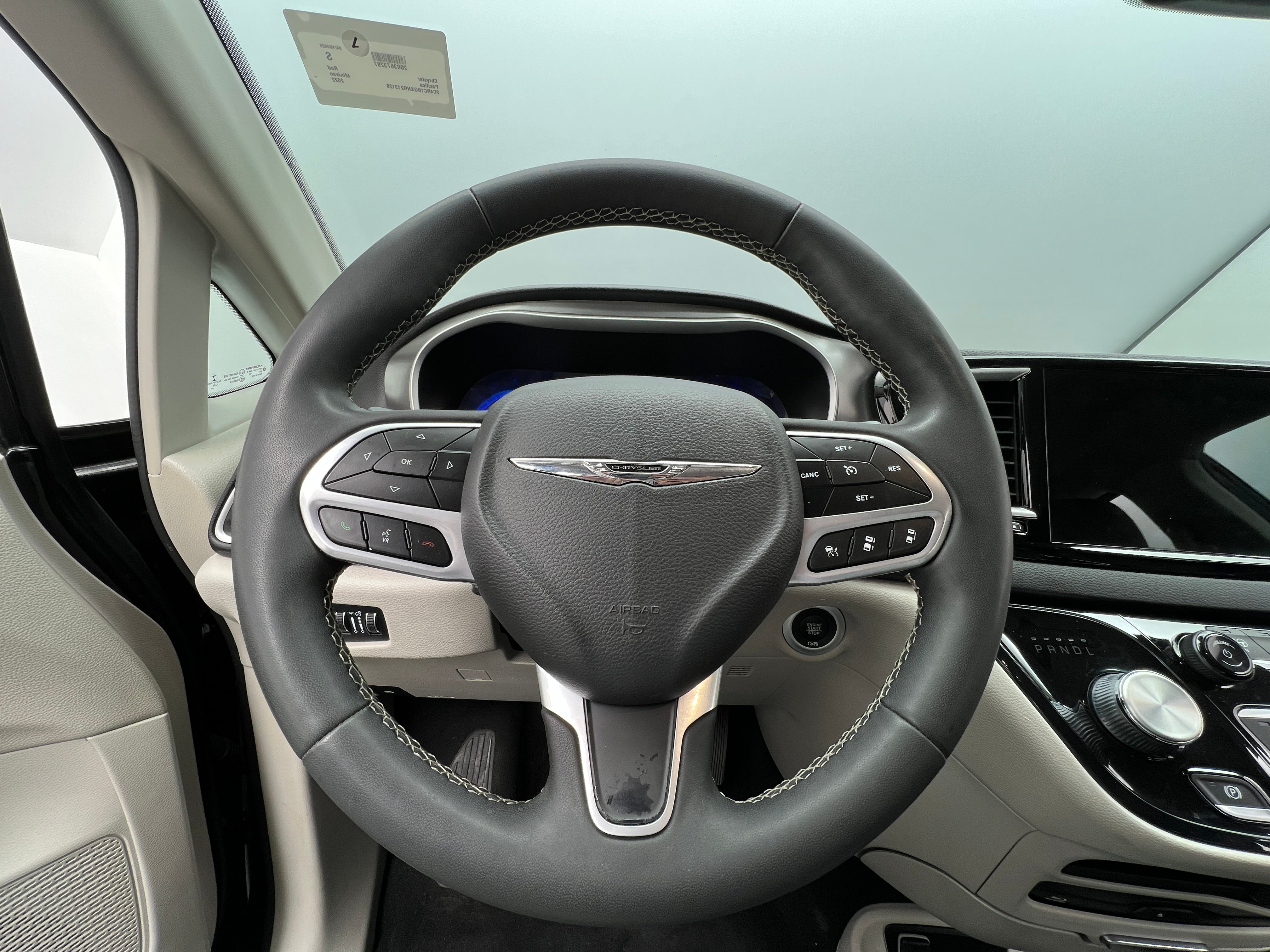 2022 Chrysler Pacifica Touring L 4