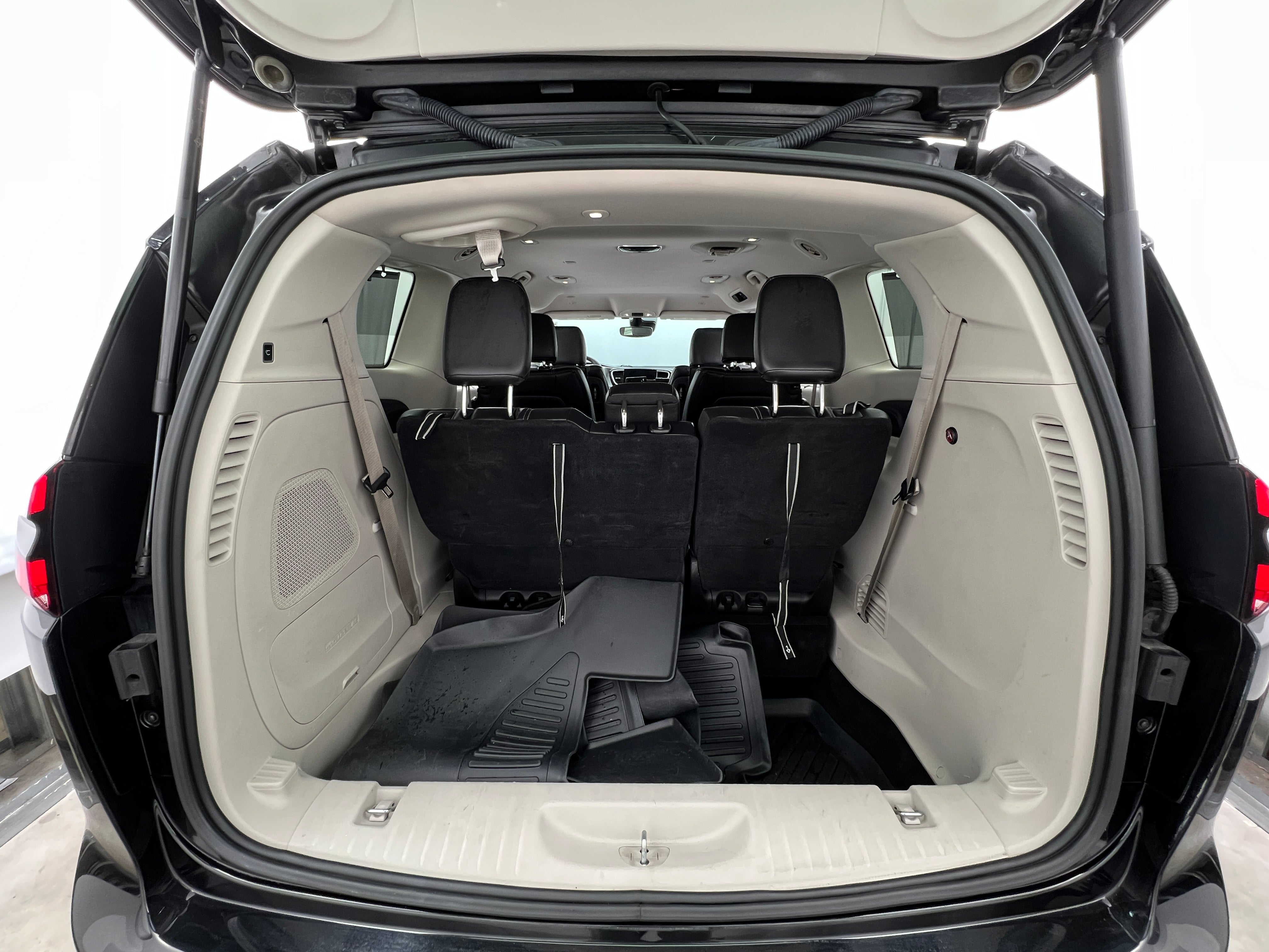 2022 Chrysler Pacifica Touring L 6
