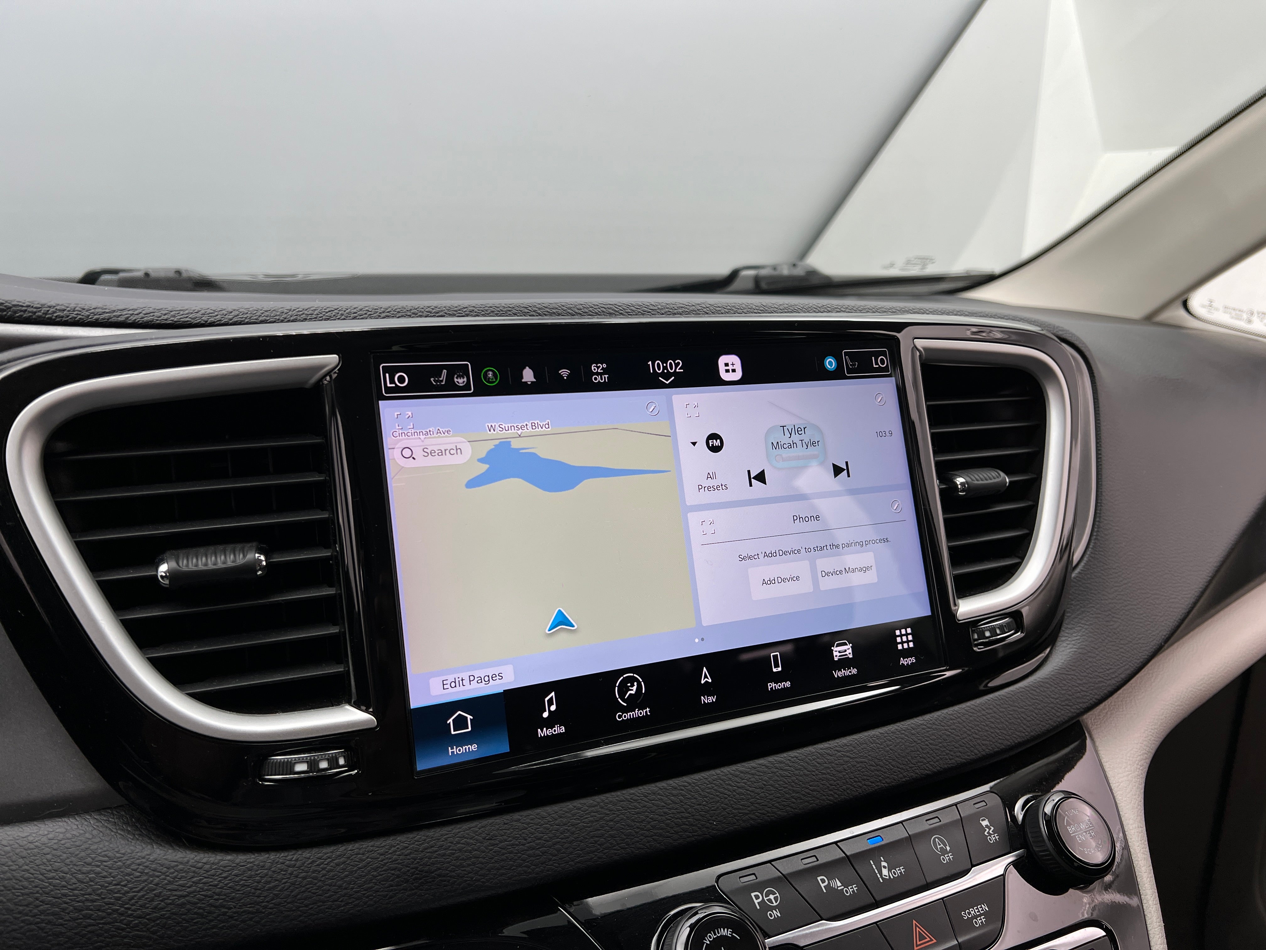 2022 Chrysler Pacifica Touring L 3
