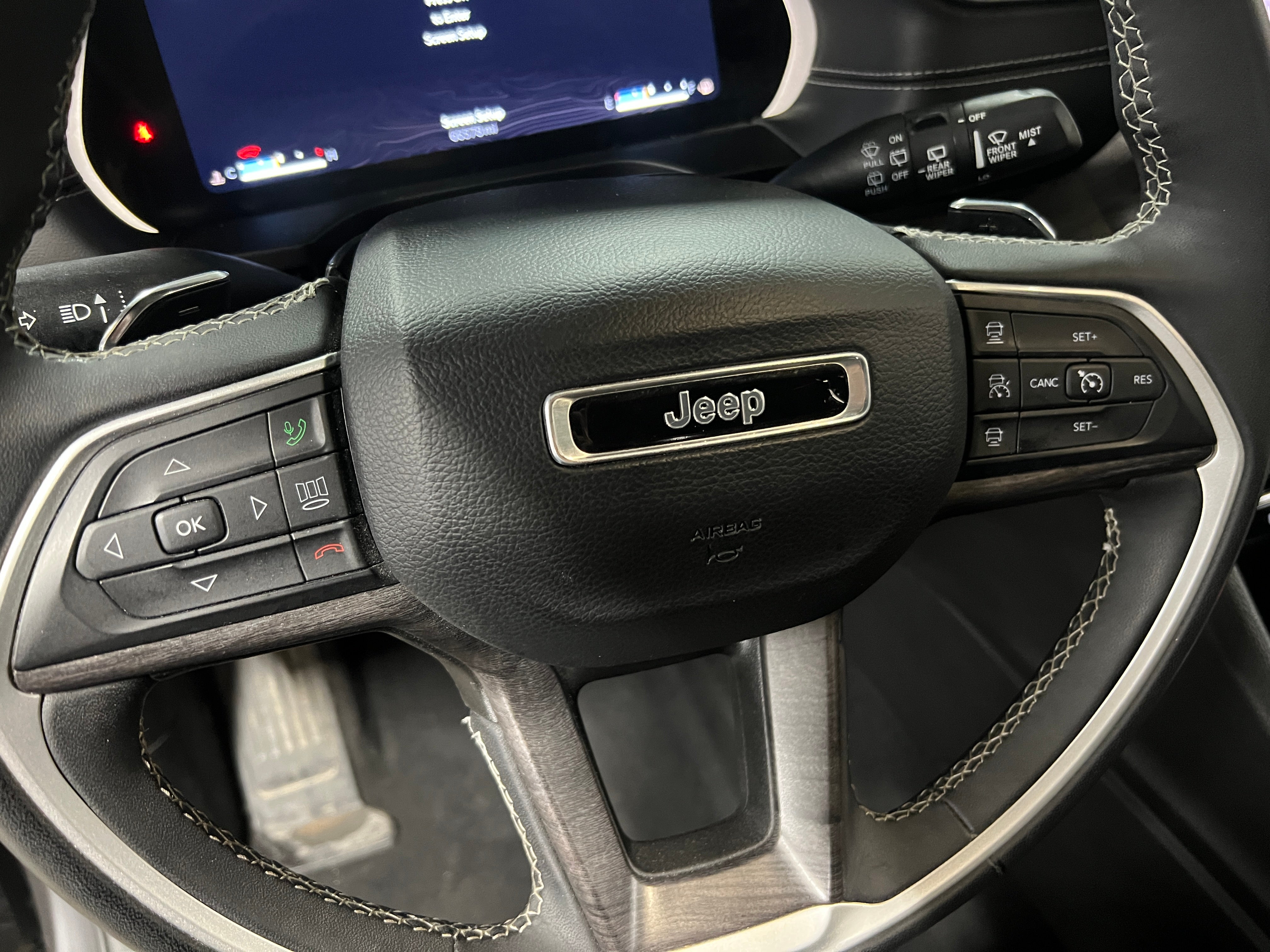 2023 Jeep Grand Cherokee L Limited Edition 4