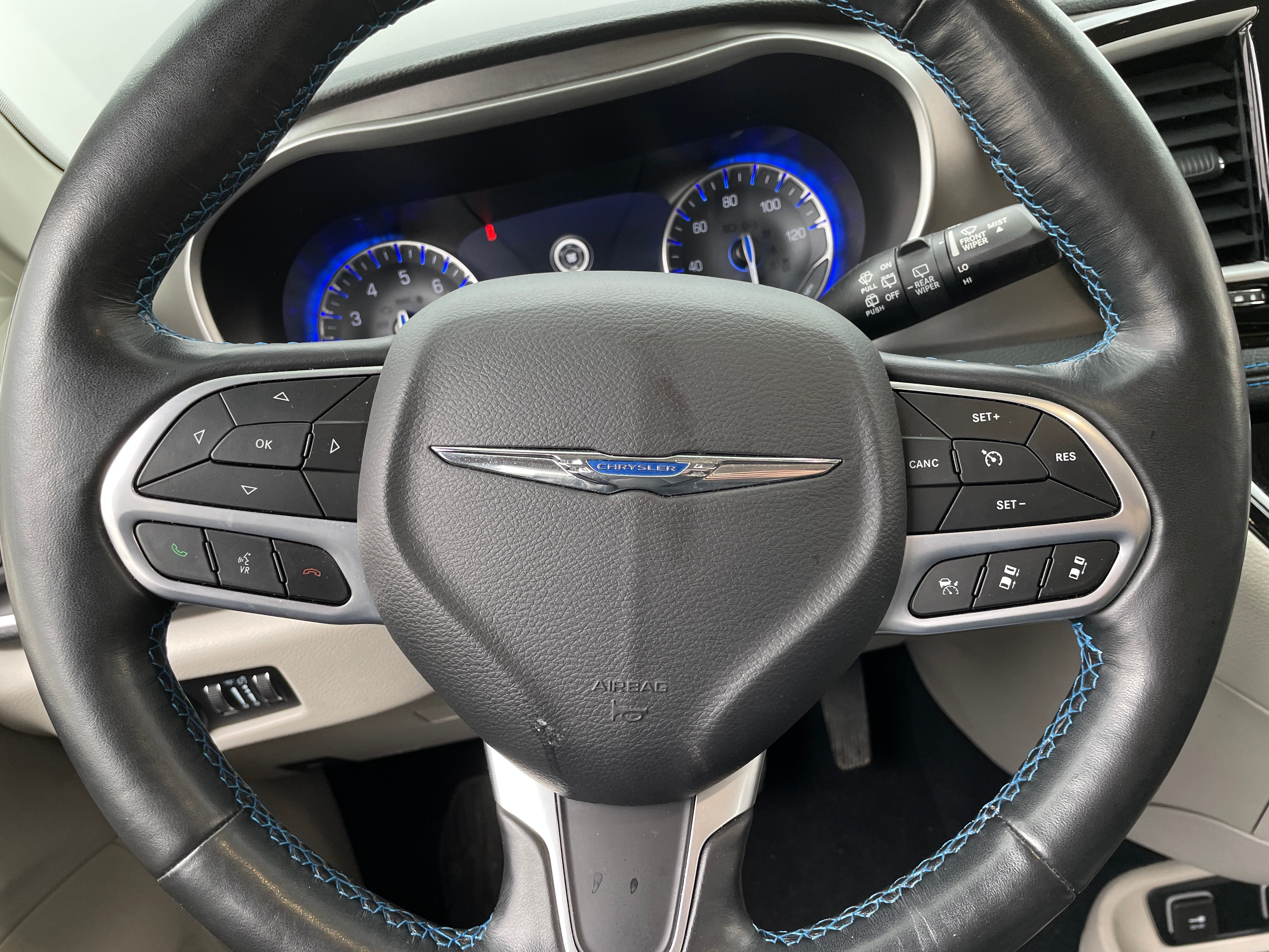 2021 Chrysler Pacifica Touring L 4