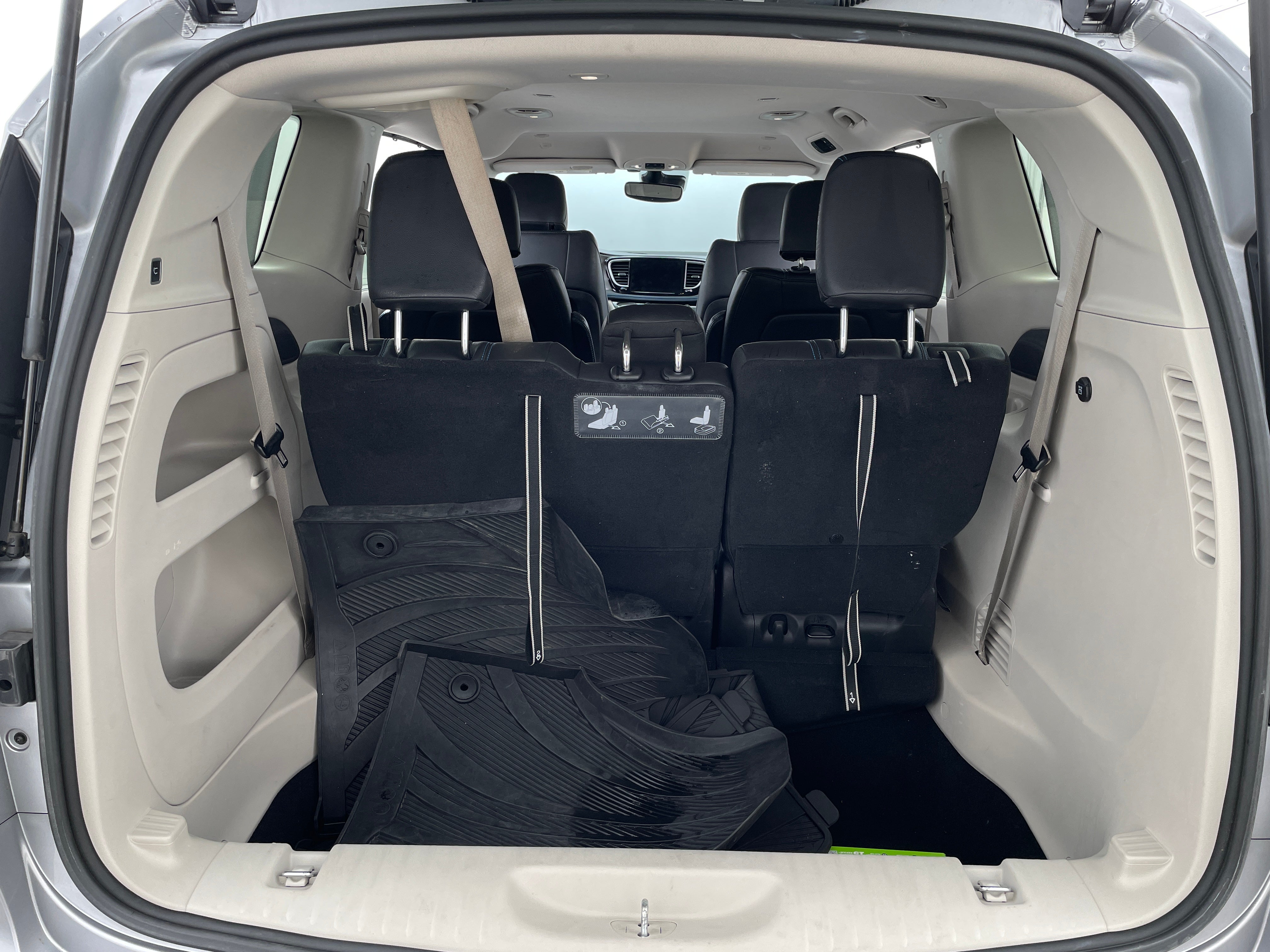 2021 Chrysler Pacifica Touring L 6