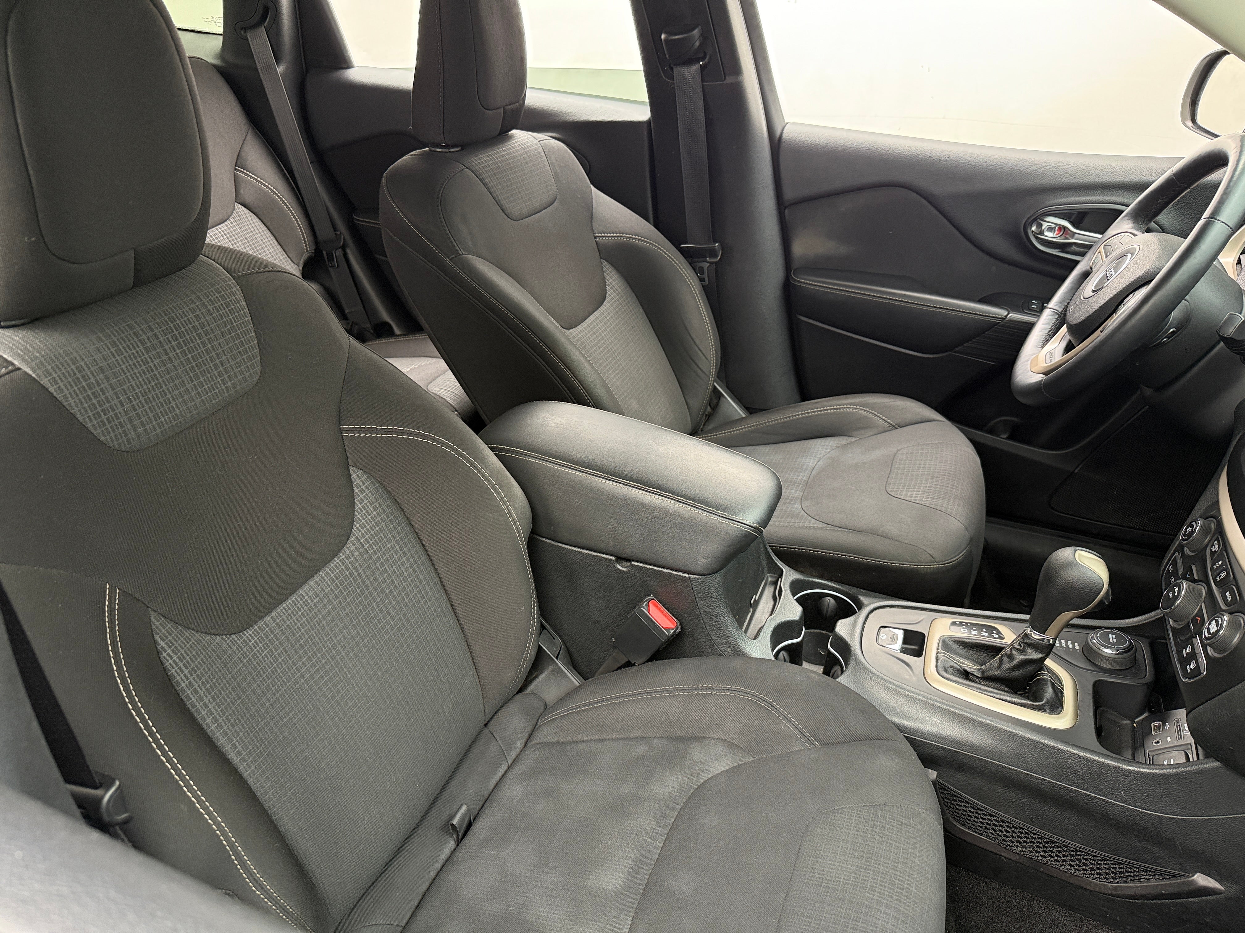 2015 Jeep Cherokee Latitude 2