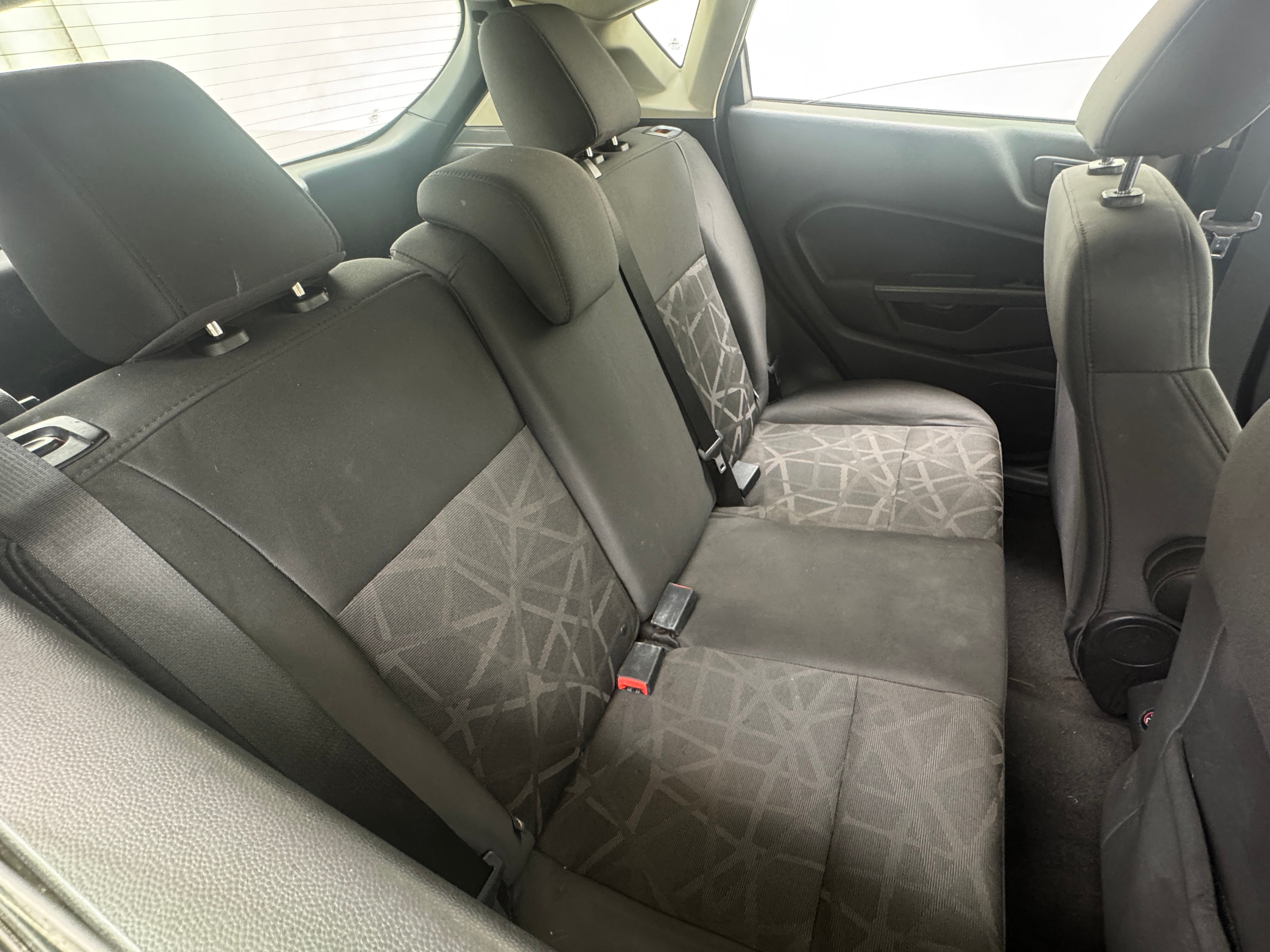 2012 Ford Fiesta SE 6