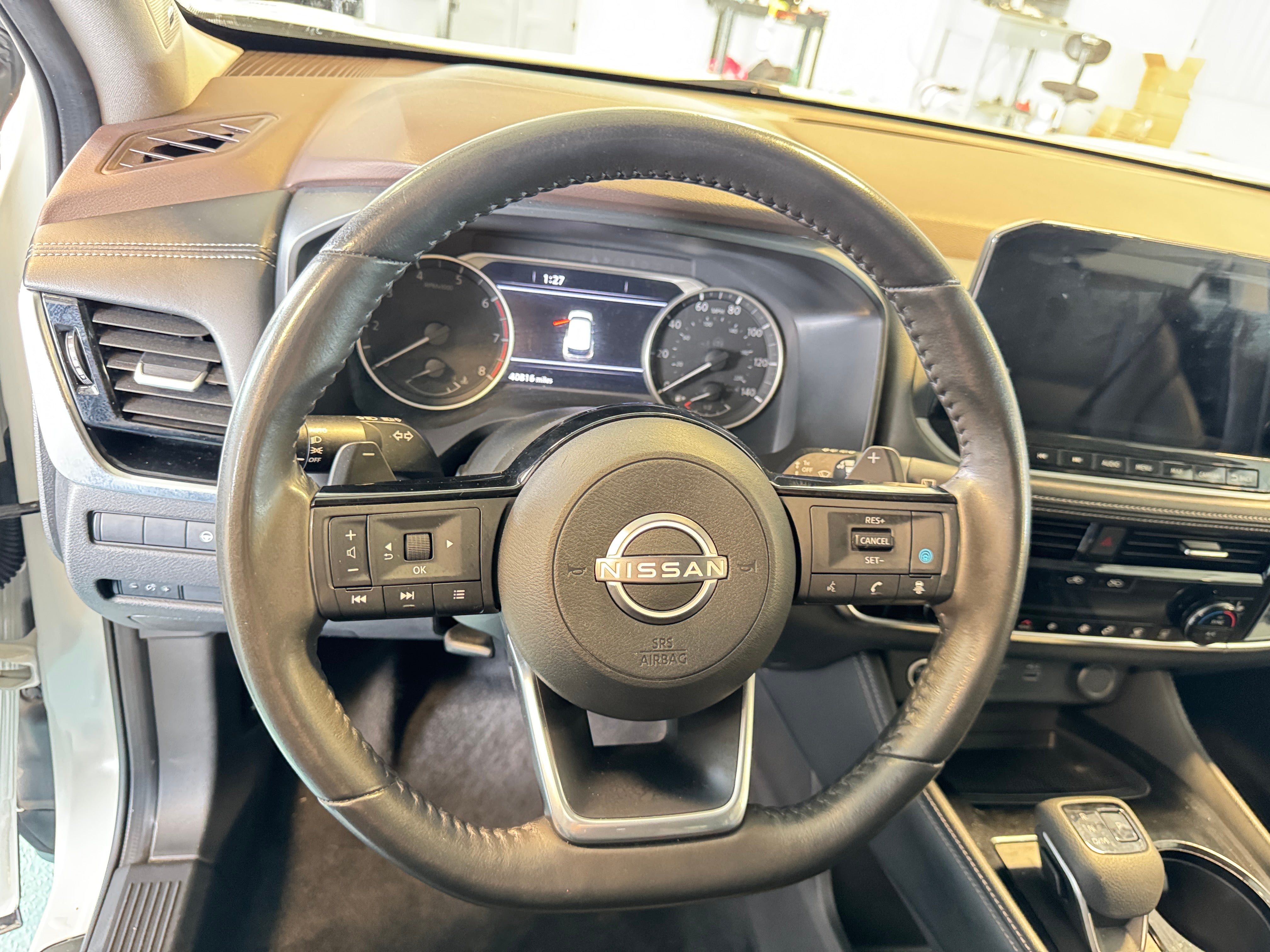 2023 Nissan Rogue SL 4