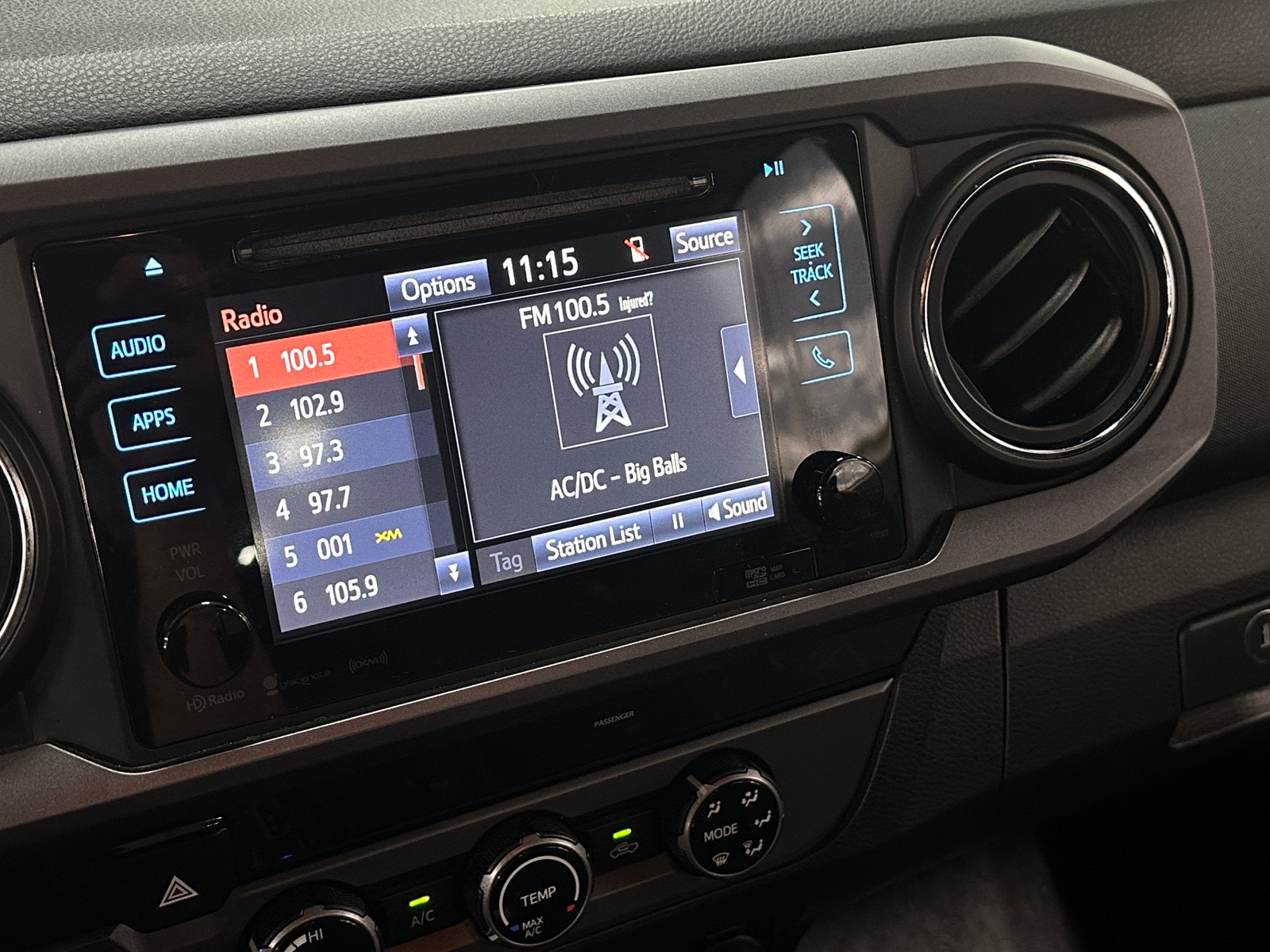 Thumbnail: 2017 Toyota Tacoma - 4