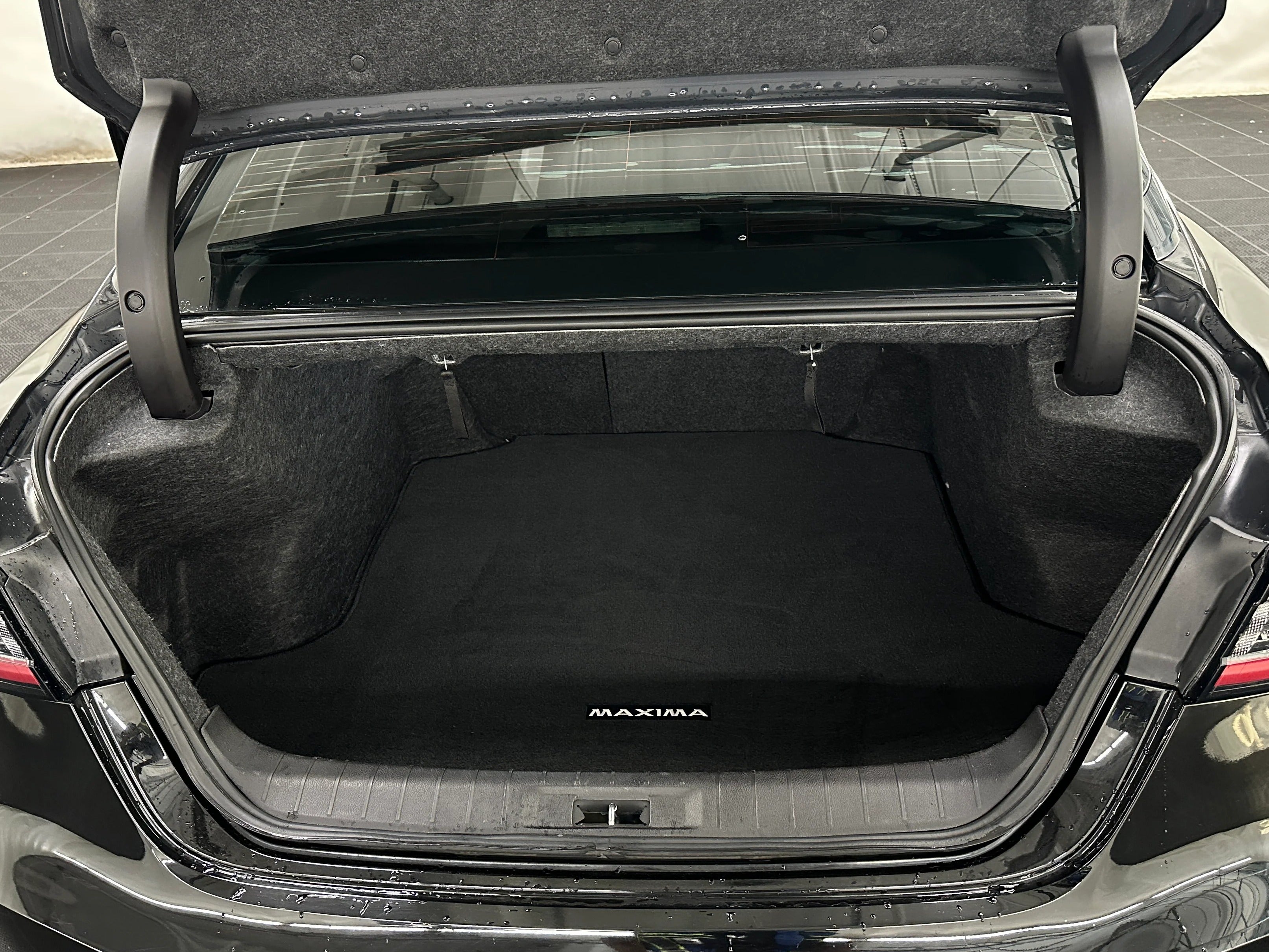 2018 Nissan Maxima SR 6