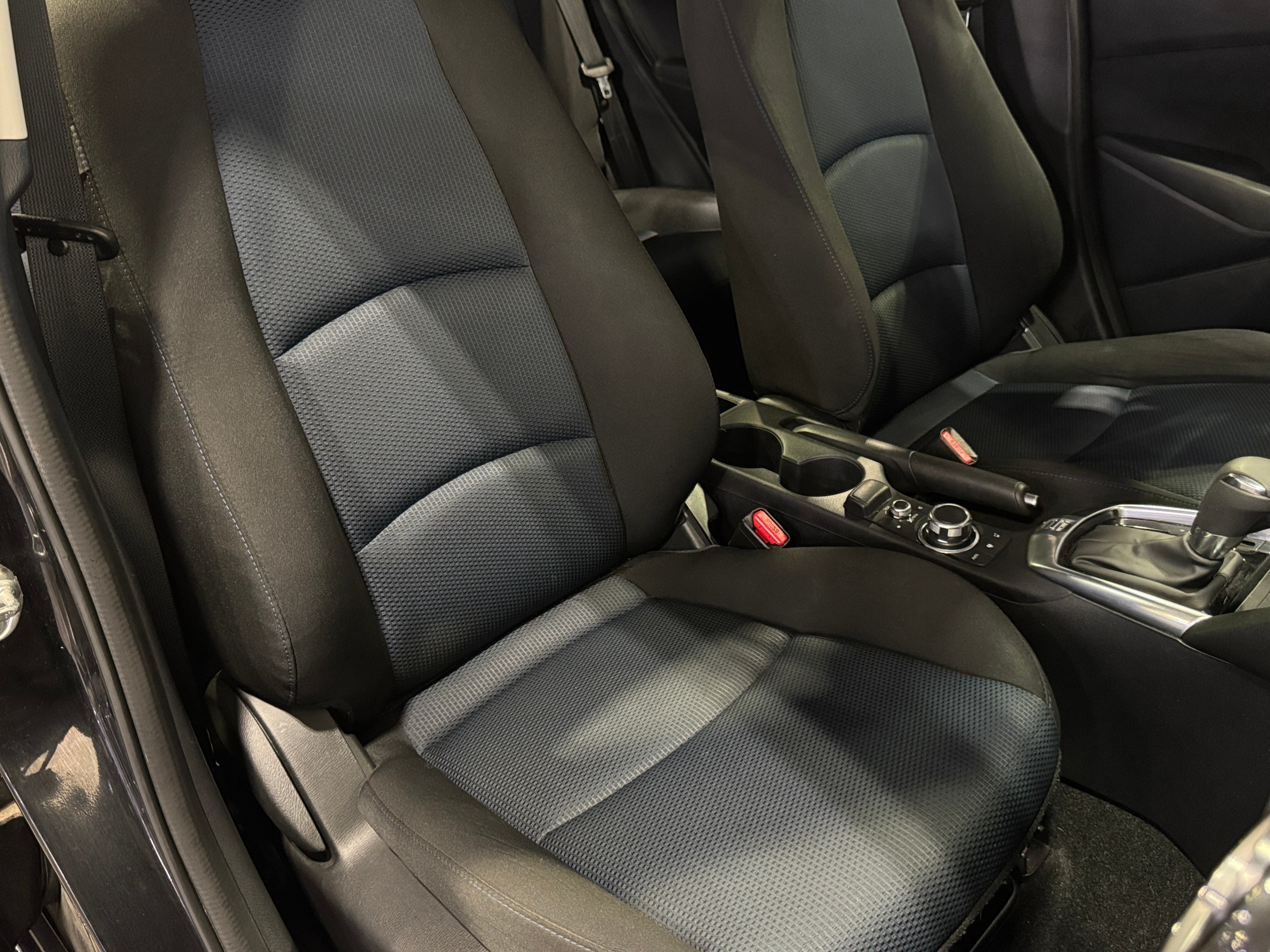 2019 Toyota Yaris LE 2