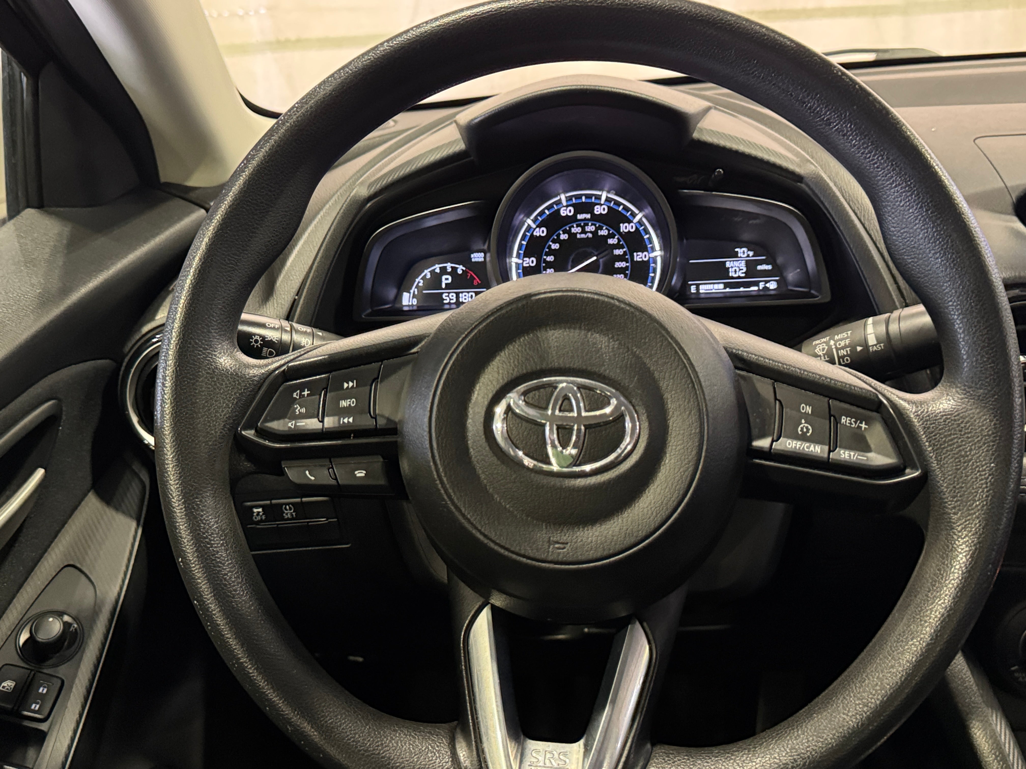 2019 Toyota Yaris LE 5