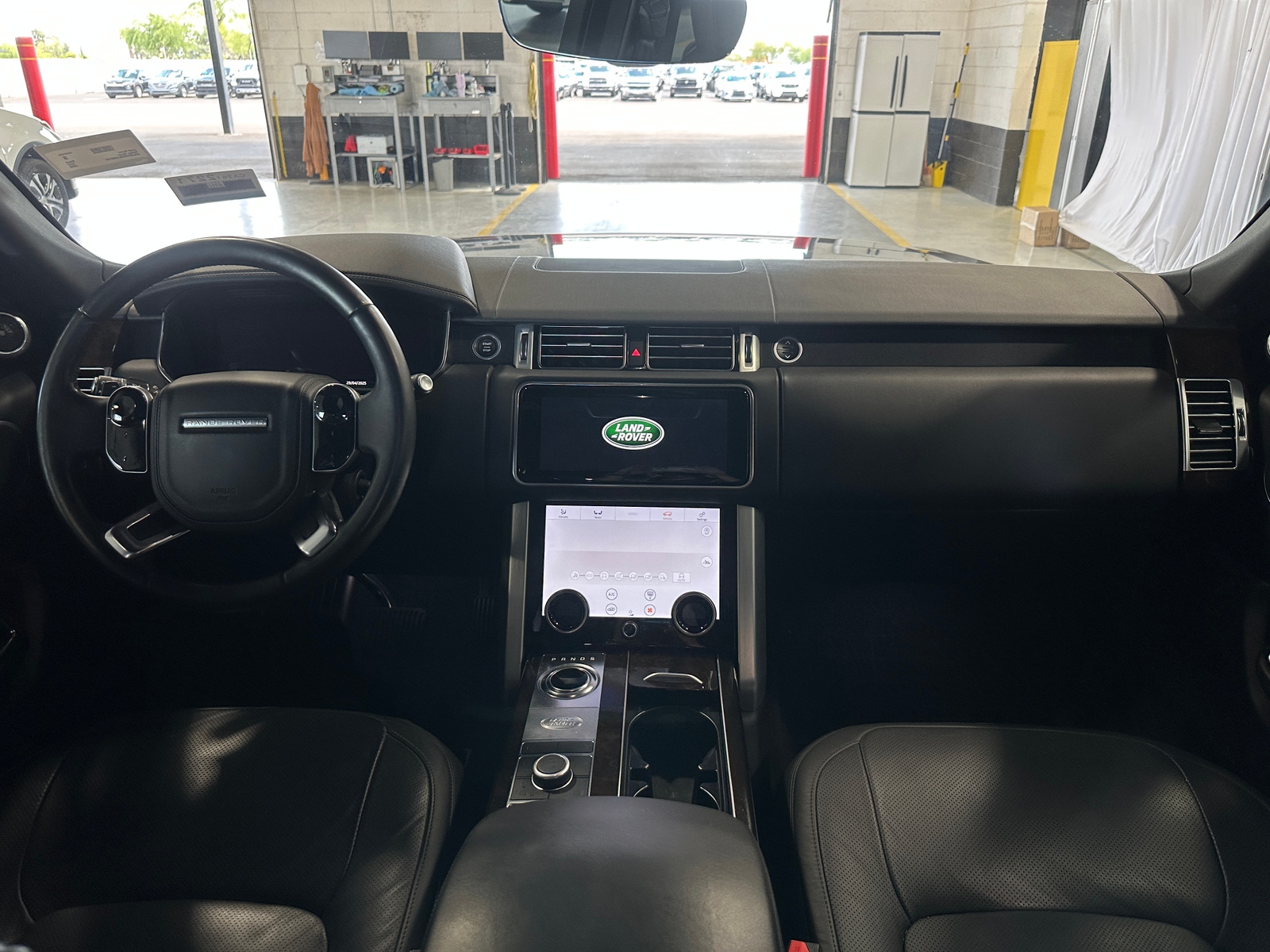 Thumbnail: 2020 Land Rover Range Rover - 2