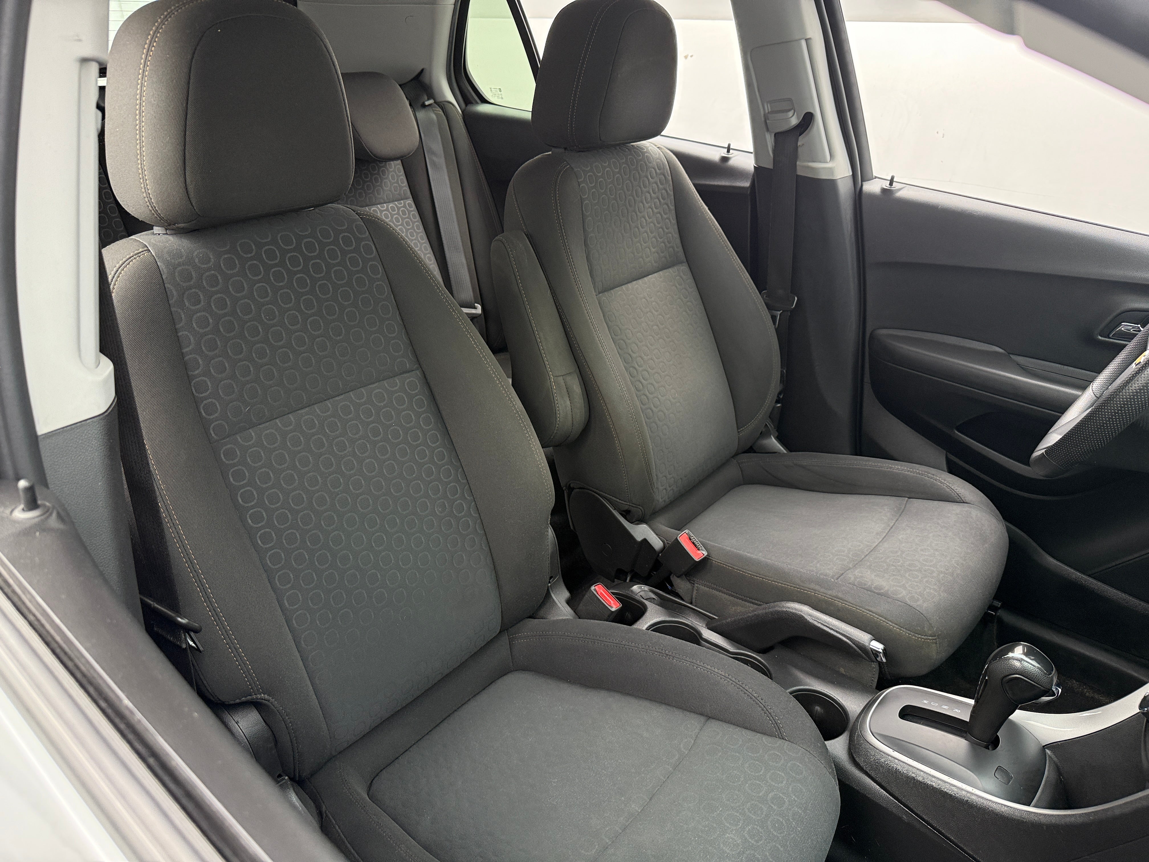 2020 Chevrolet Trax LS 2