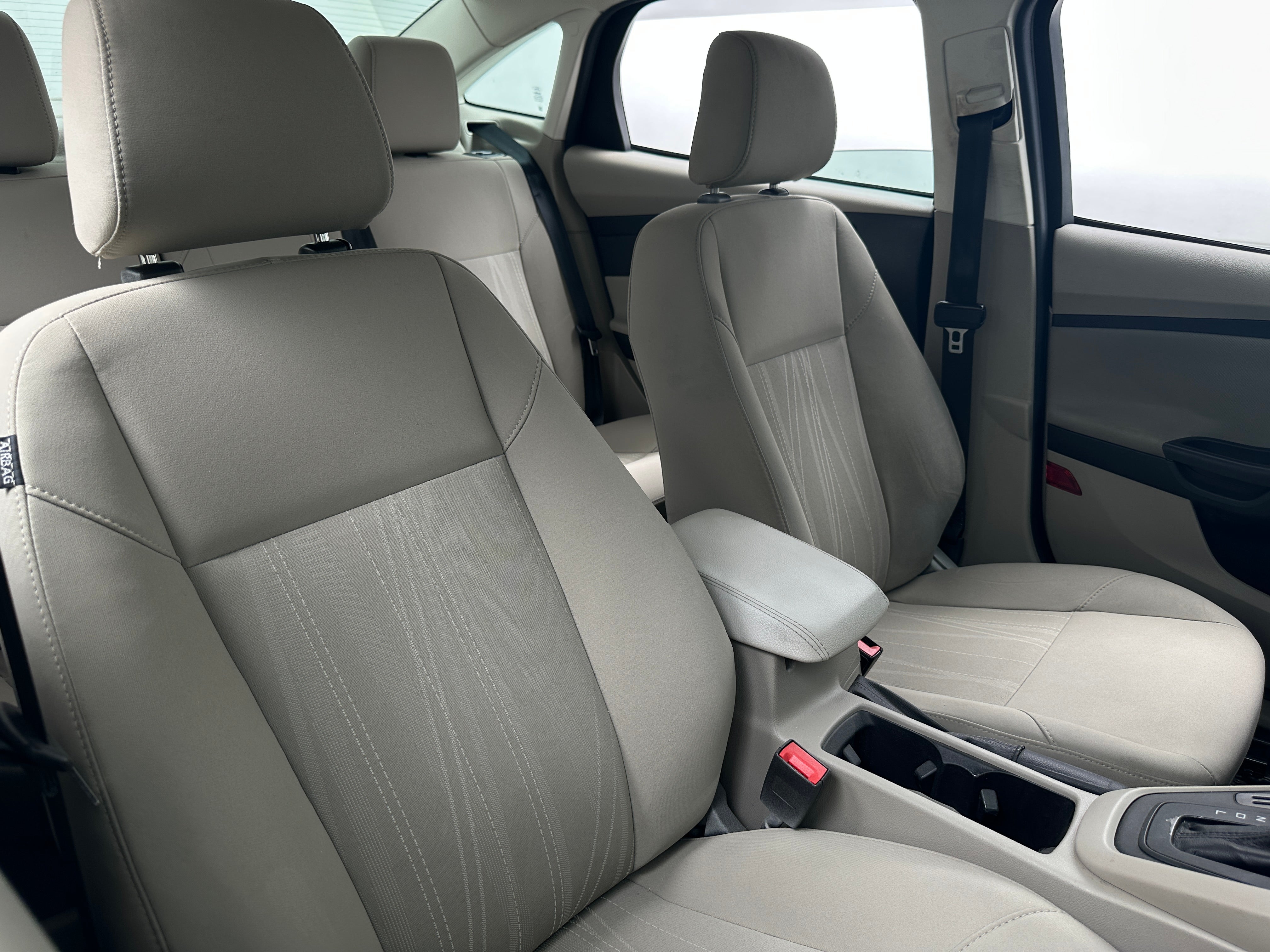 2018 Ford Focus SE 2