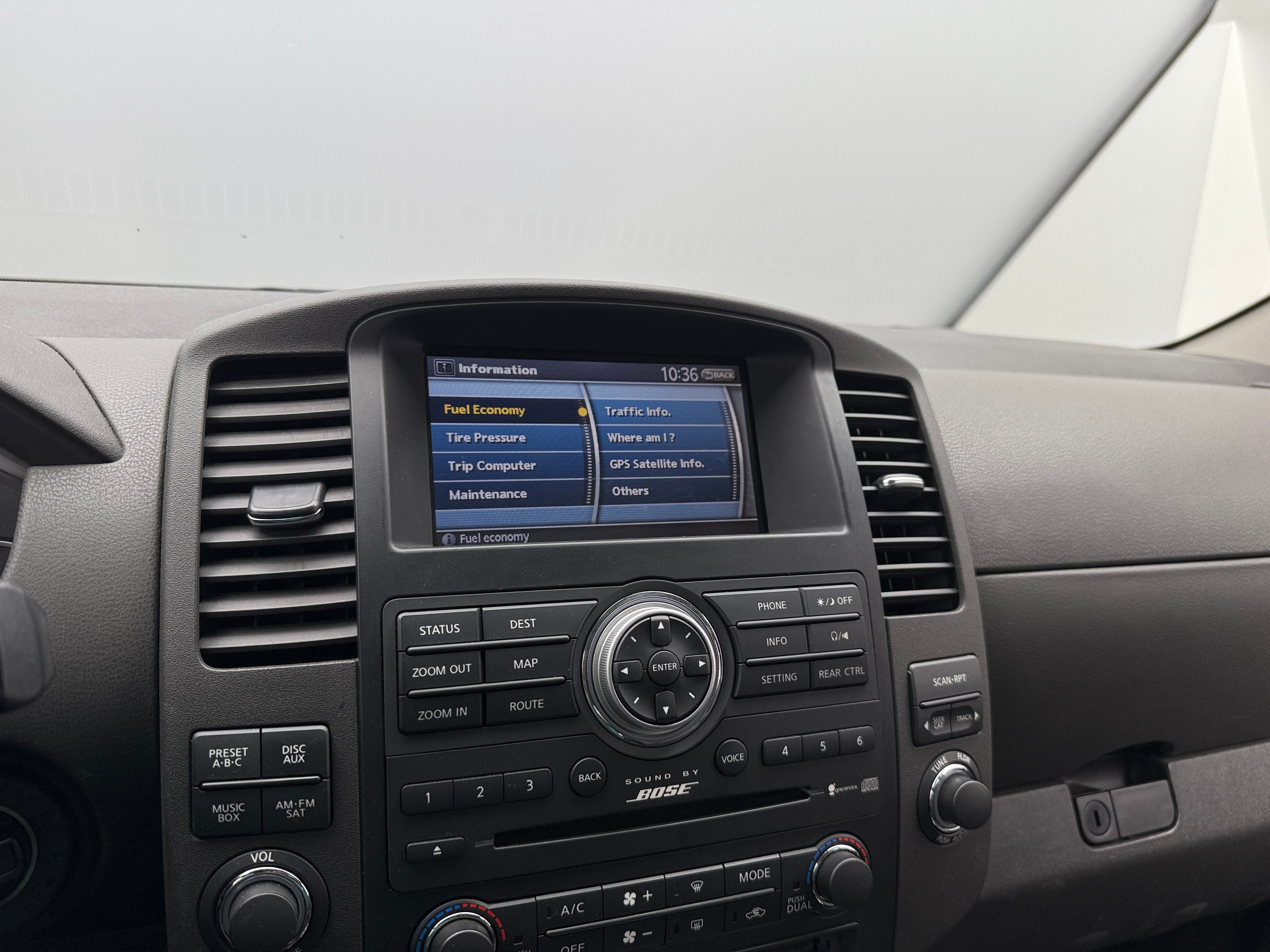 2010 Nissan Pathfinder LE 3