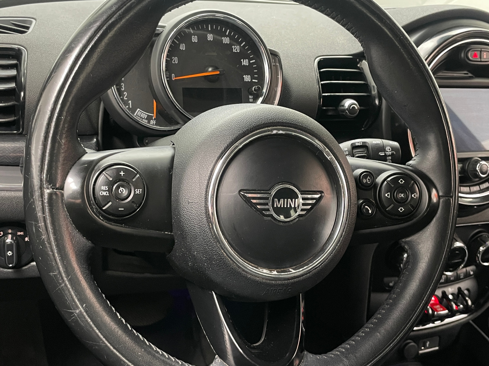 Thumbnail: 2019 MINI Cooper Clubman - 4