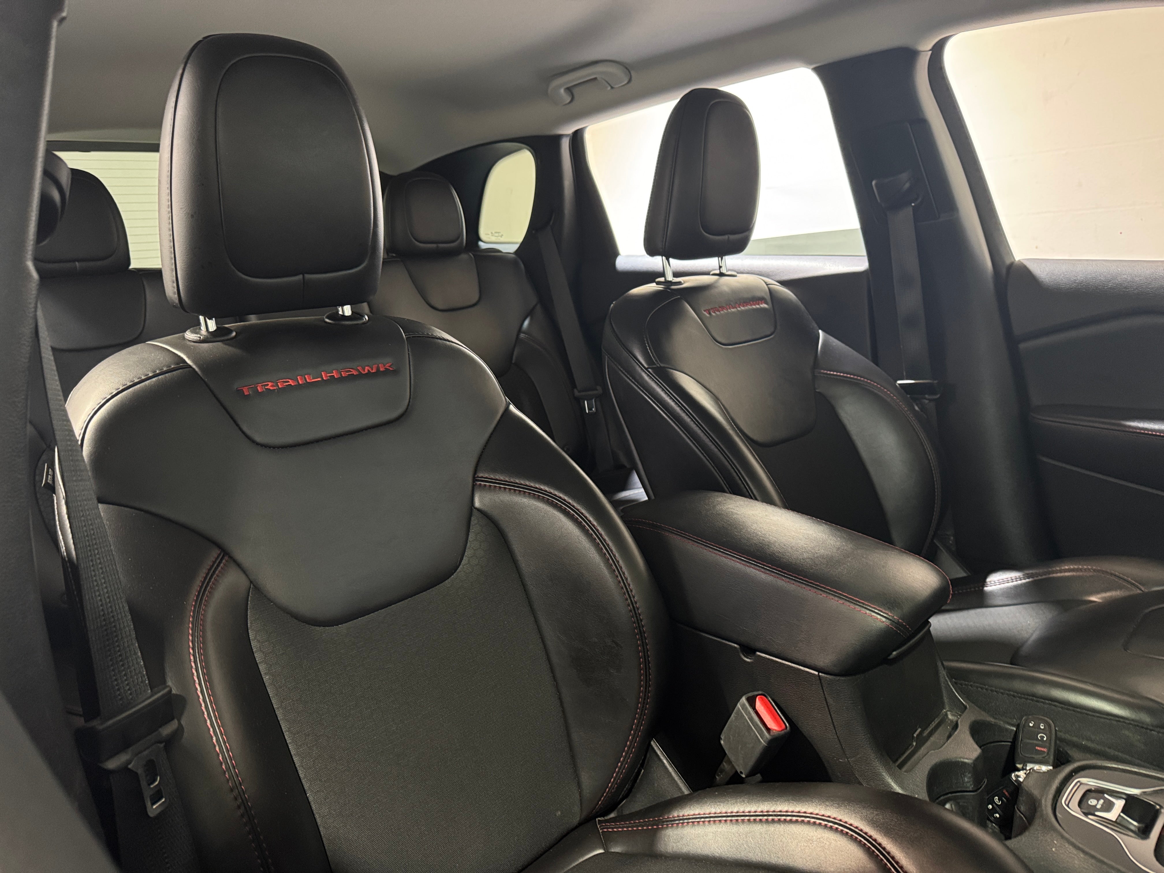 2019 Jeep Cherokee Trailhawk 2
