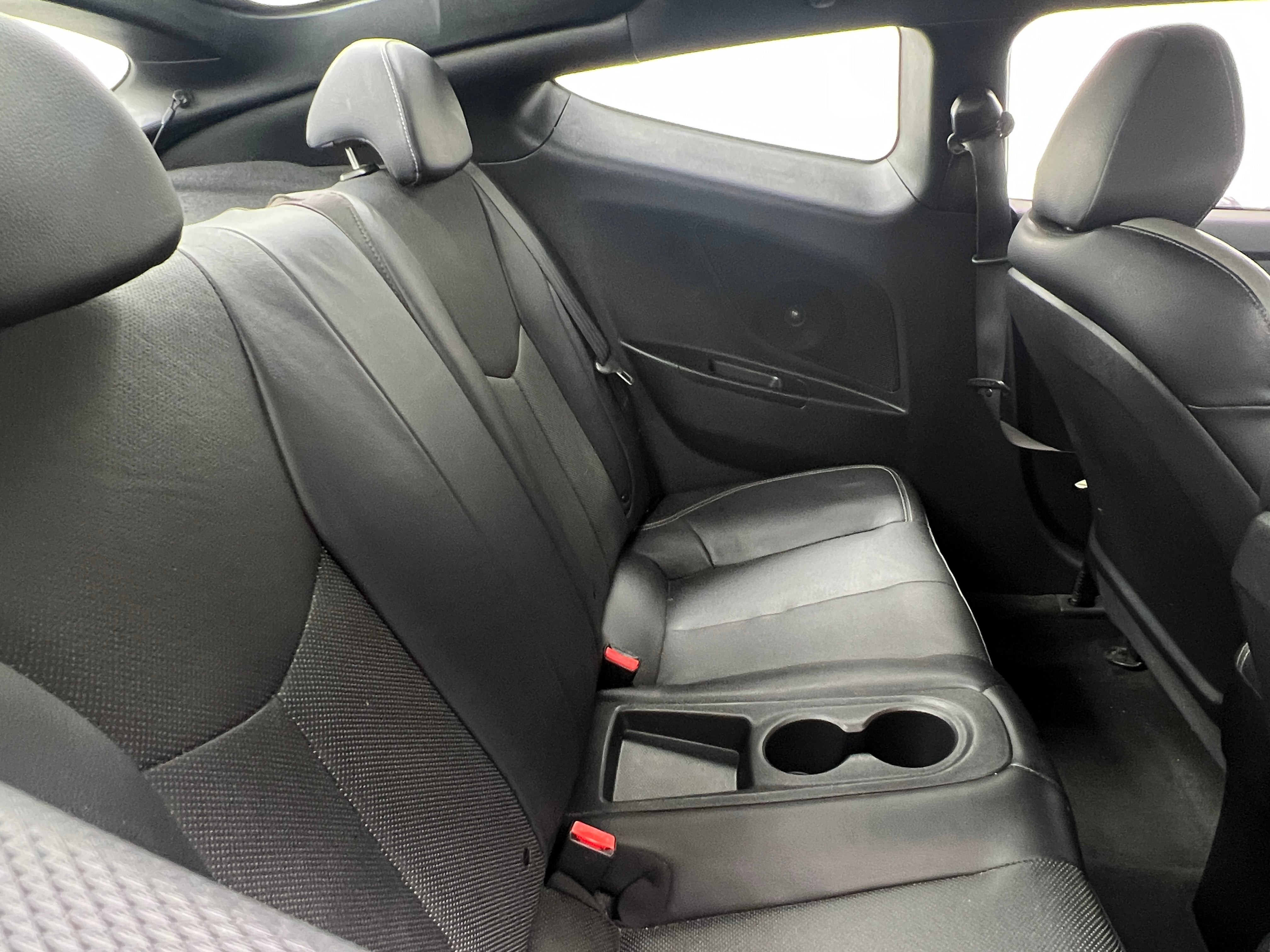 2016 Hyundai Veloster Turbo 4