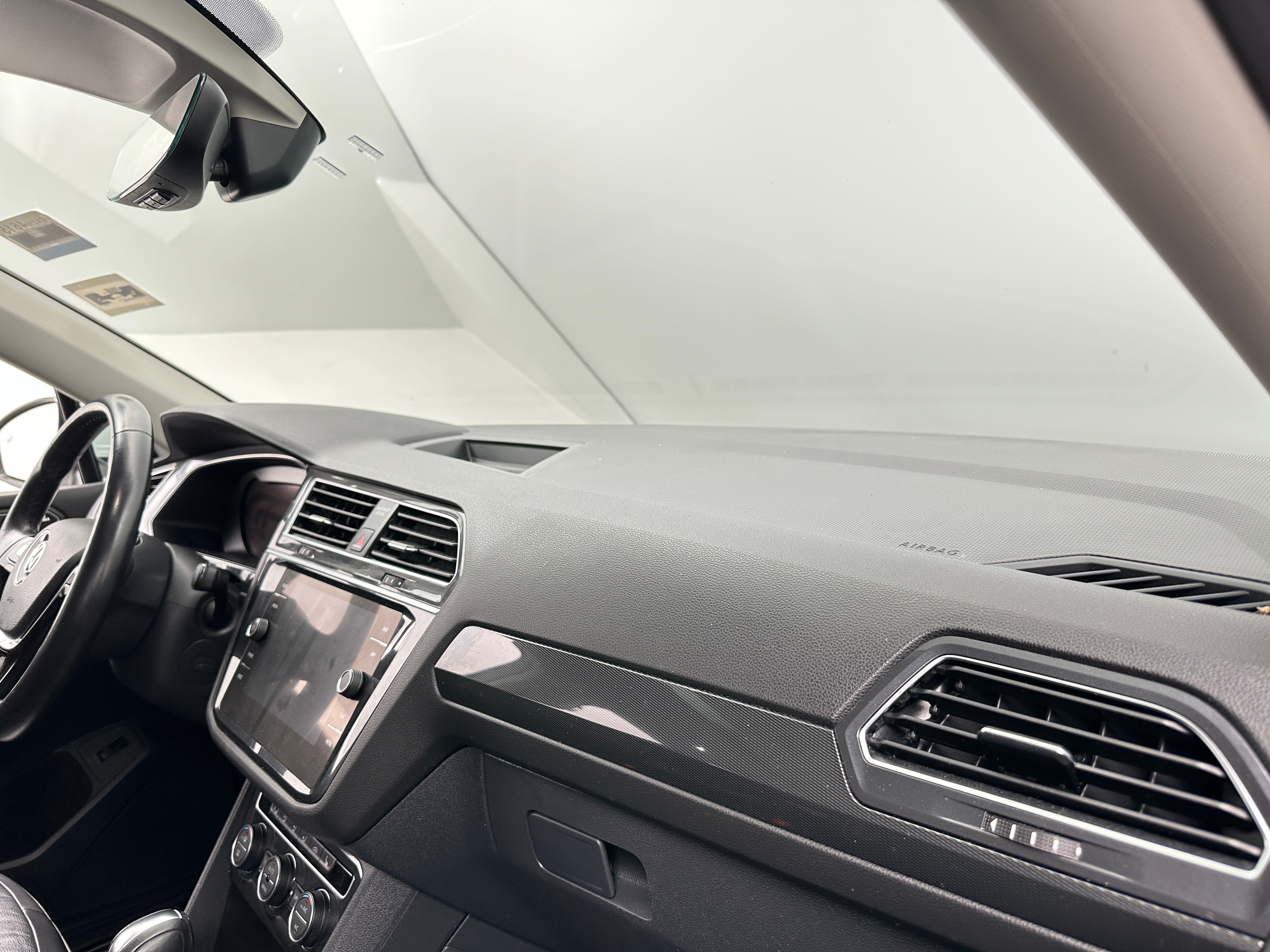 2019 Volkswagen Tiguan SEL 2