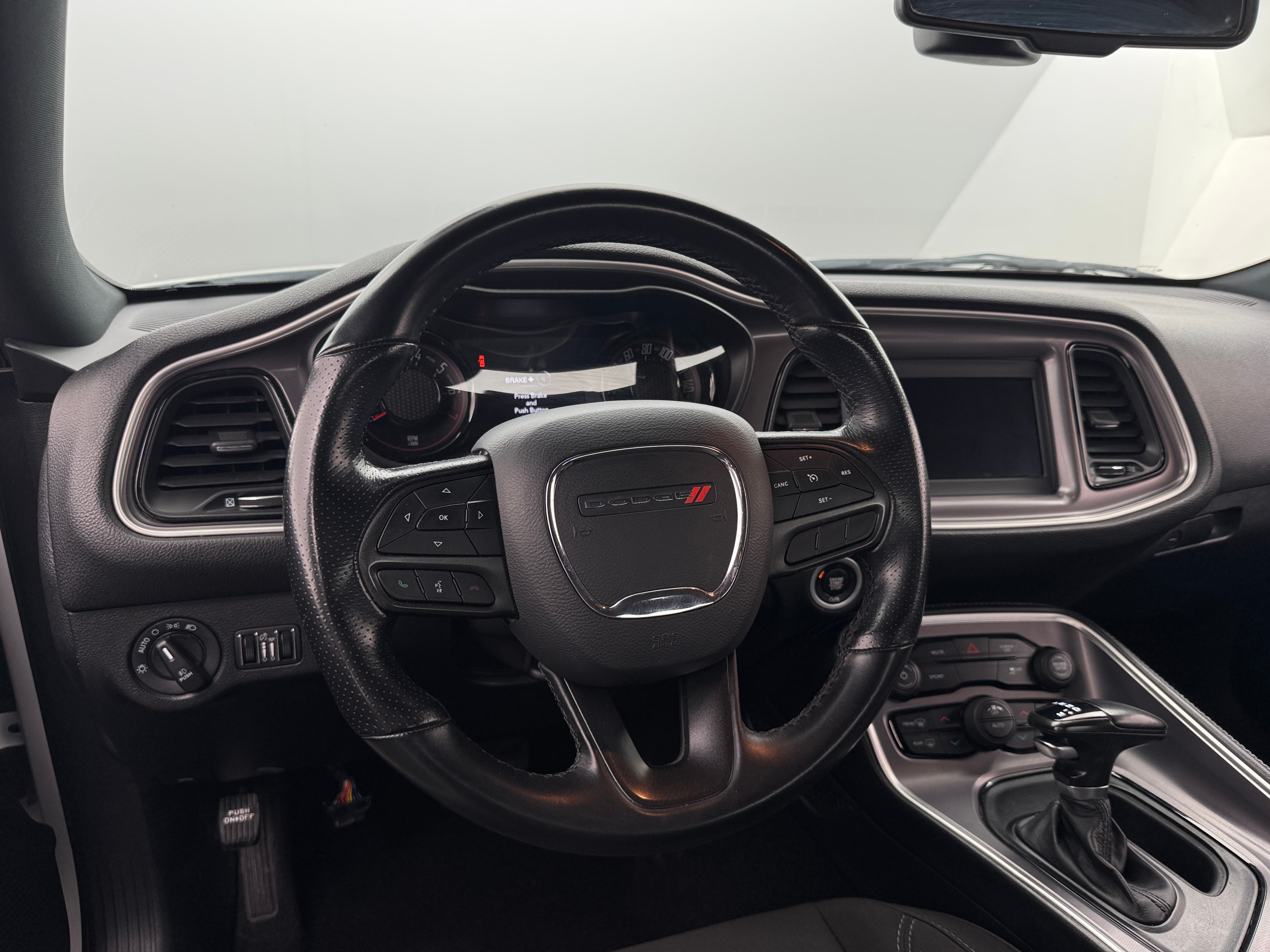 2022 Dodge Challenger SXT 4