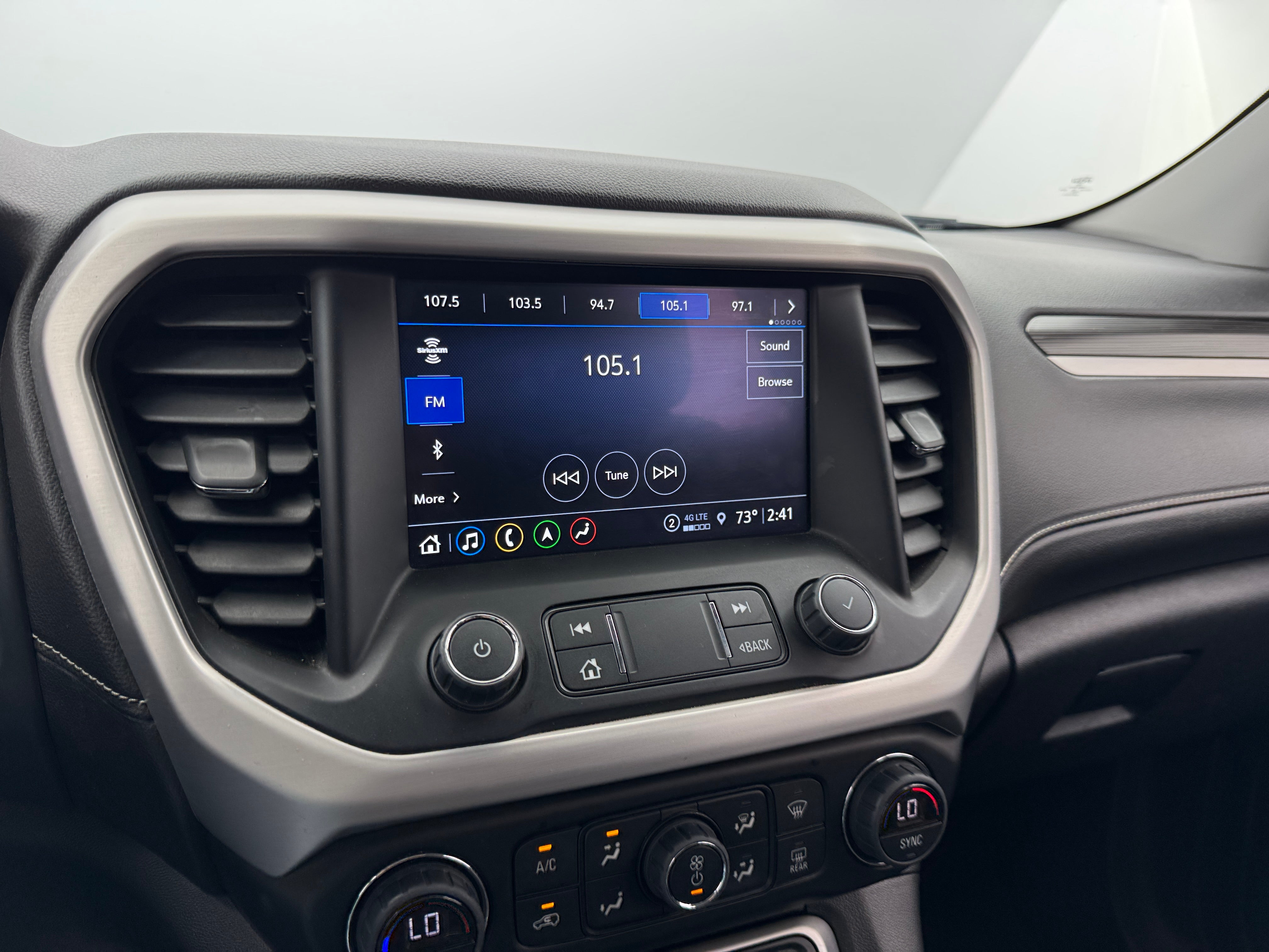 2023 GMC Acadia SLT 3