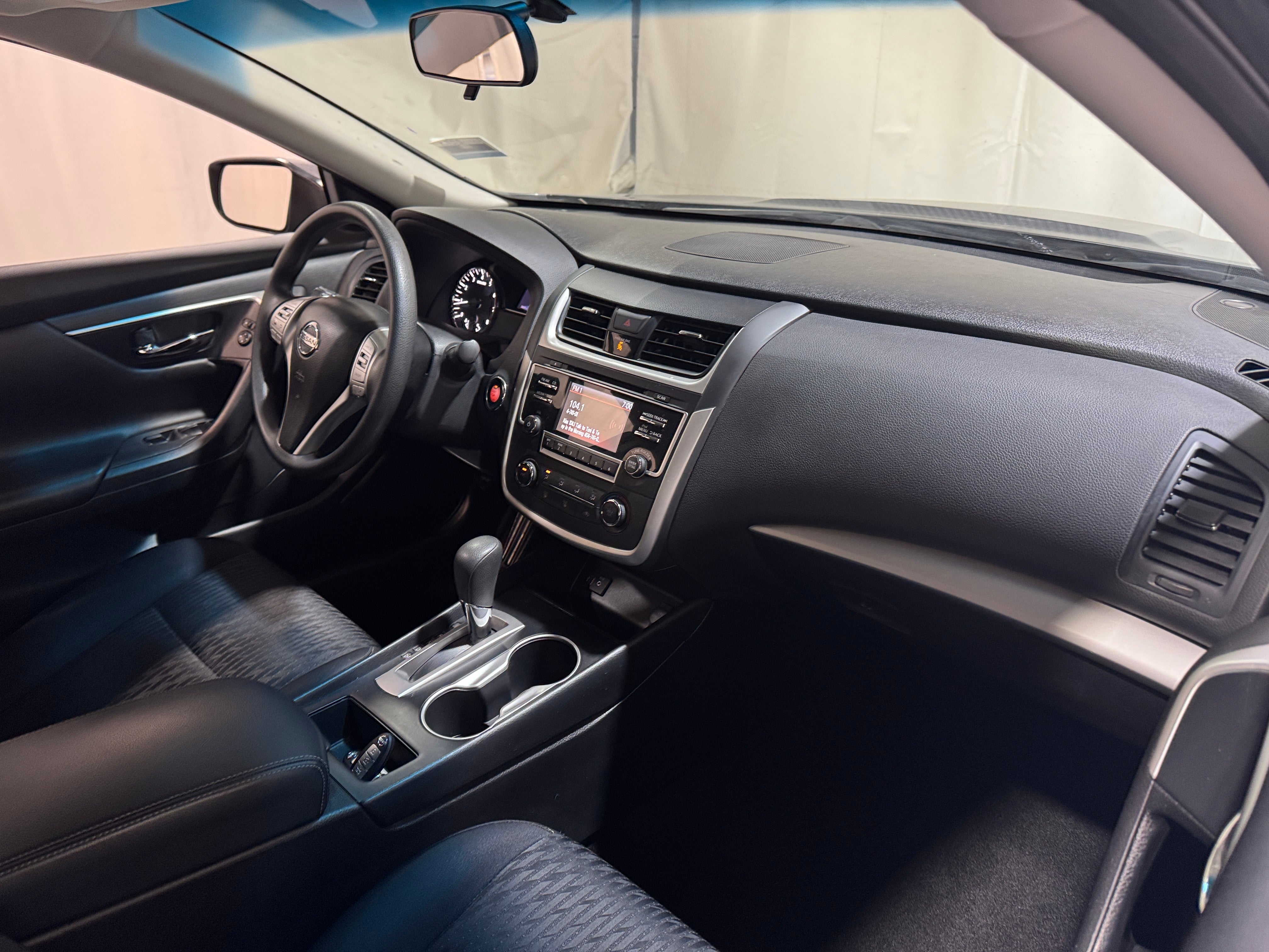 2017 Nissan Altima S 3