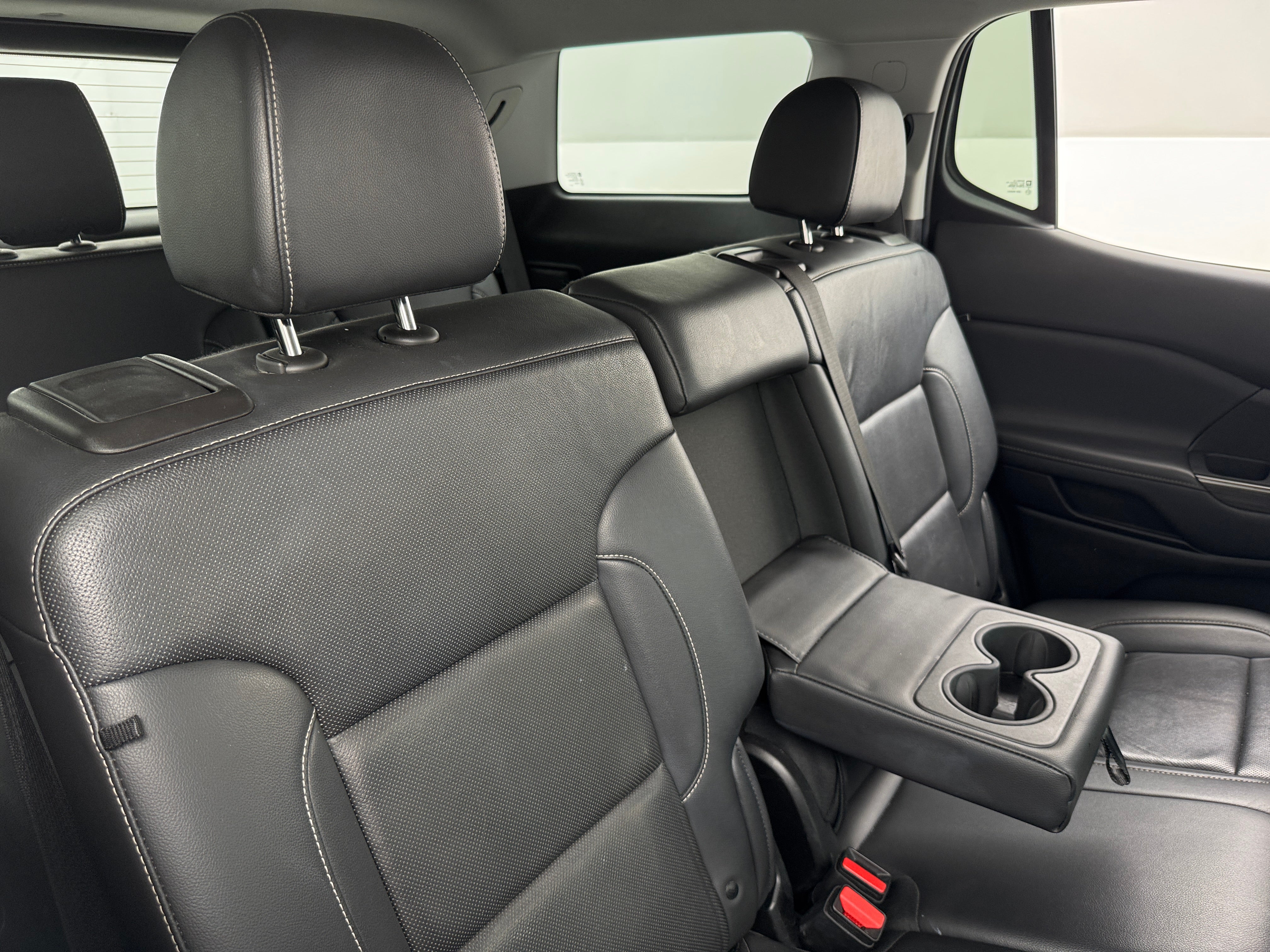 2023 GMC Acadia SLT 5