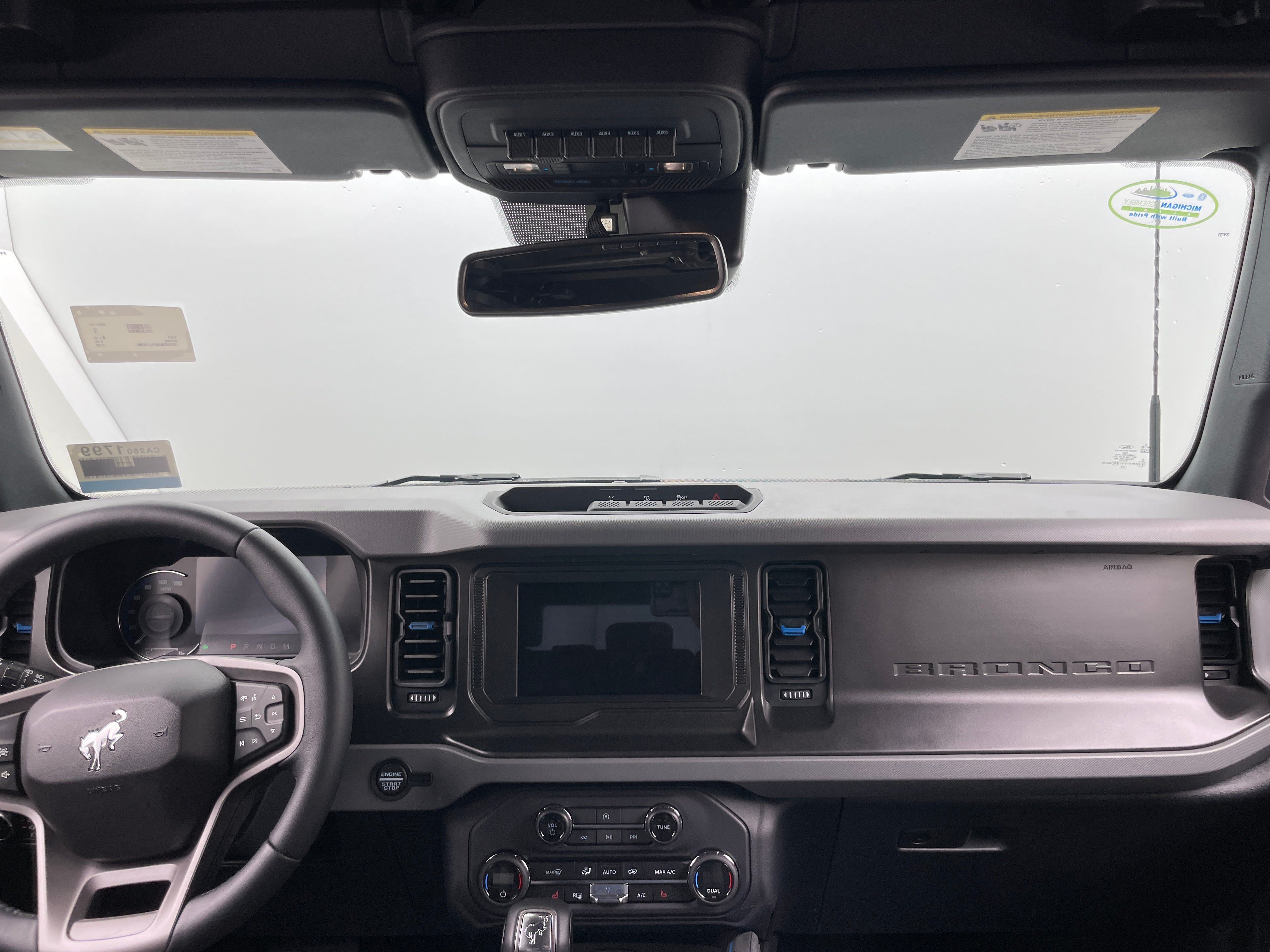 2023 Ford Bronco Black Diamond 2