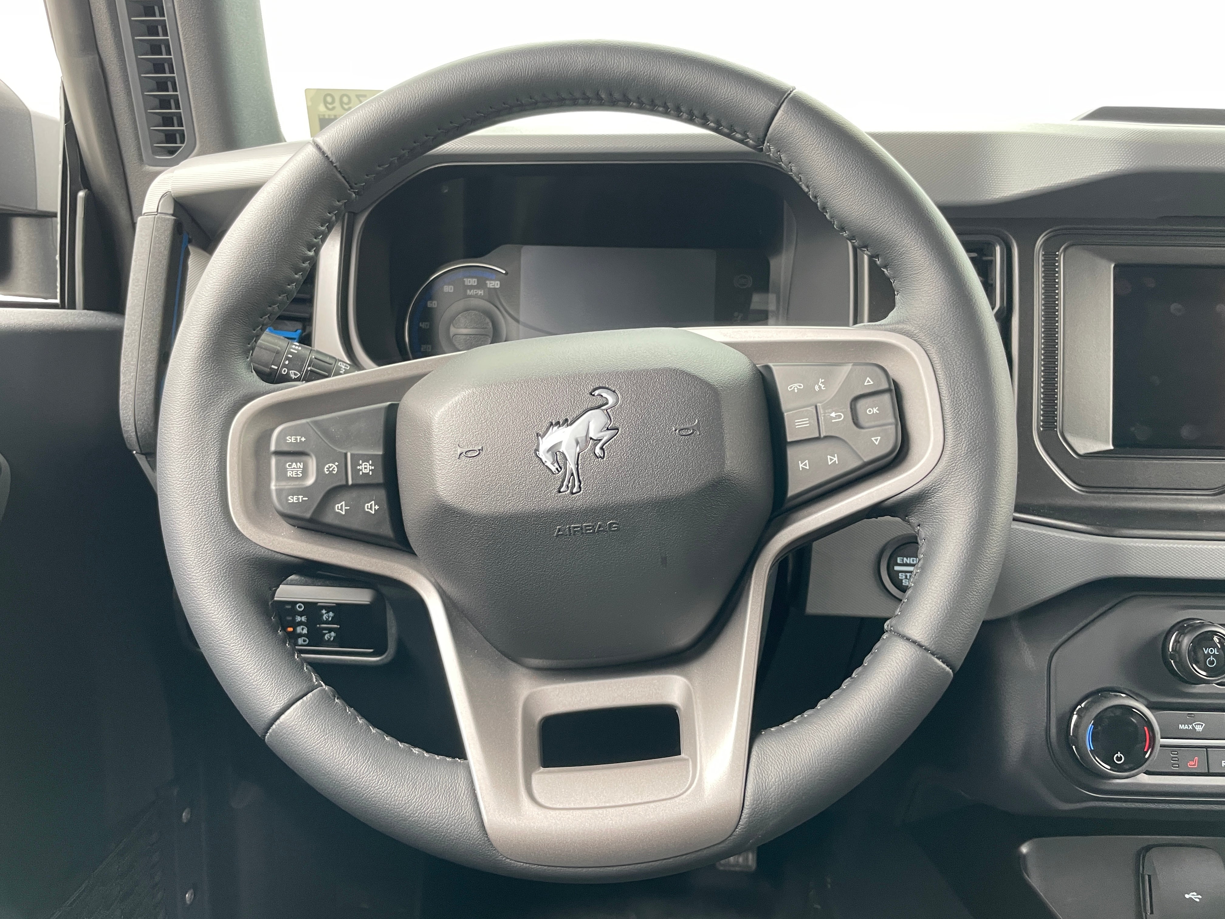 2023 Ford Bronco Black Diamond 4