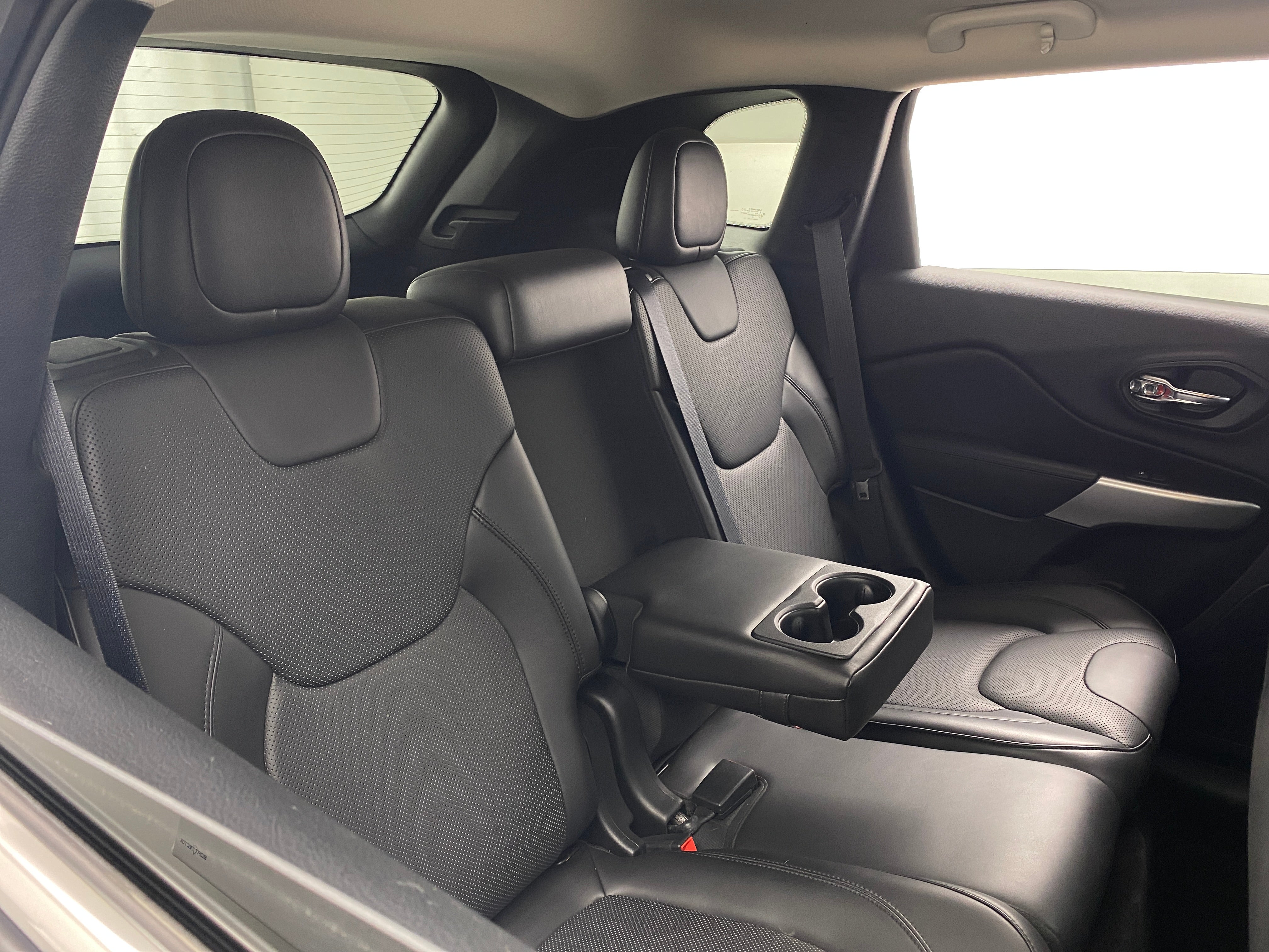 2018 Jeep Cherokee Overland 6
