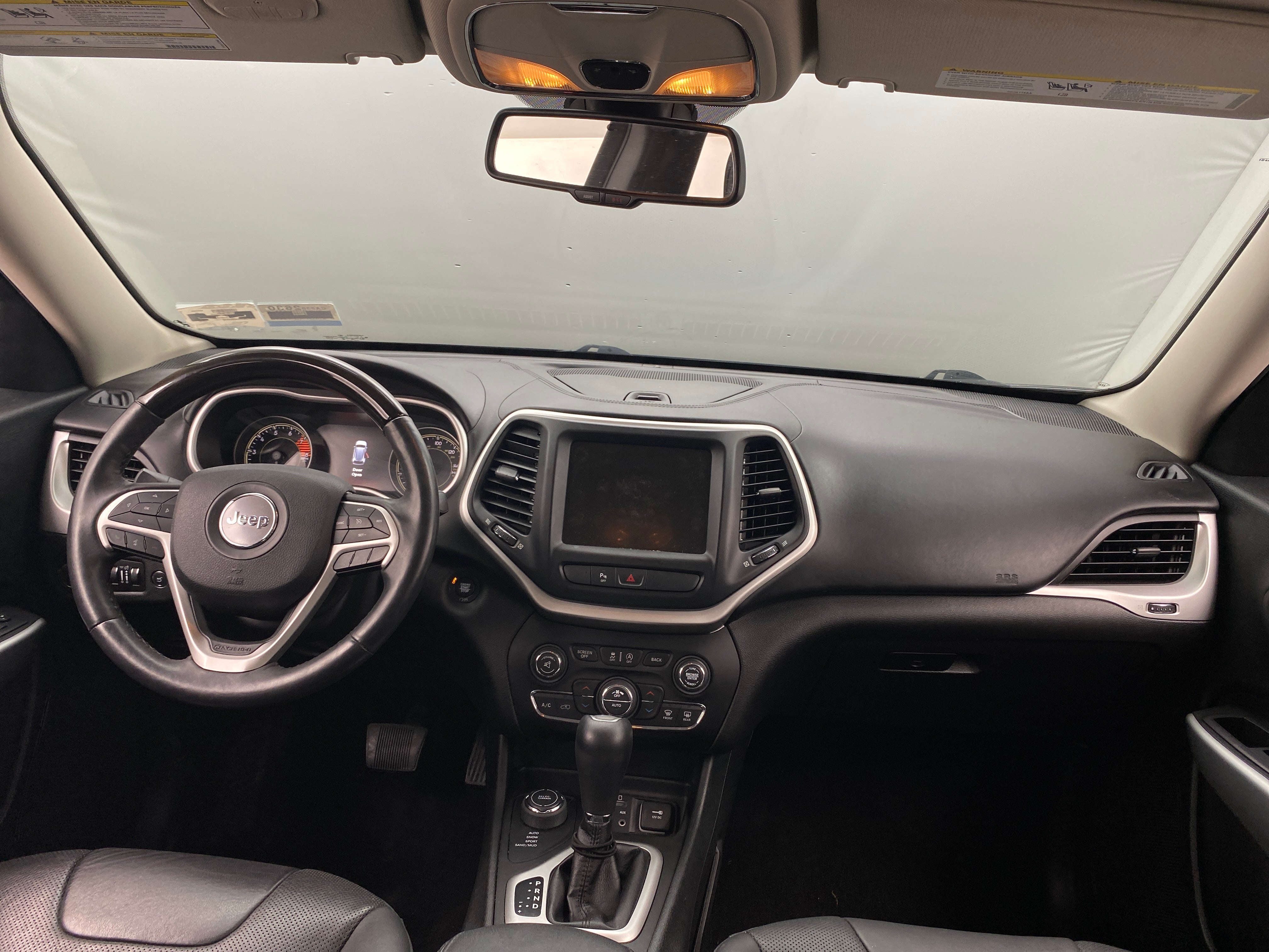 2018 Jeep Cherokee Overland 3