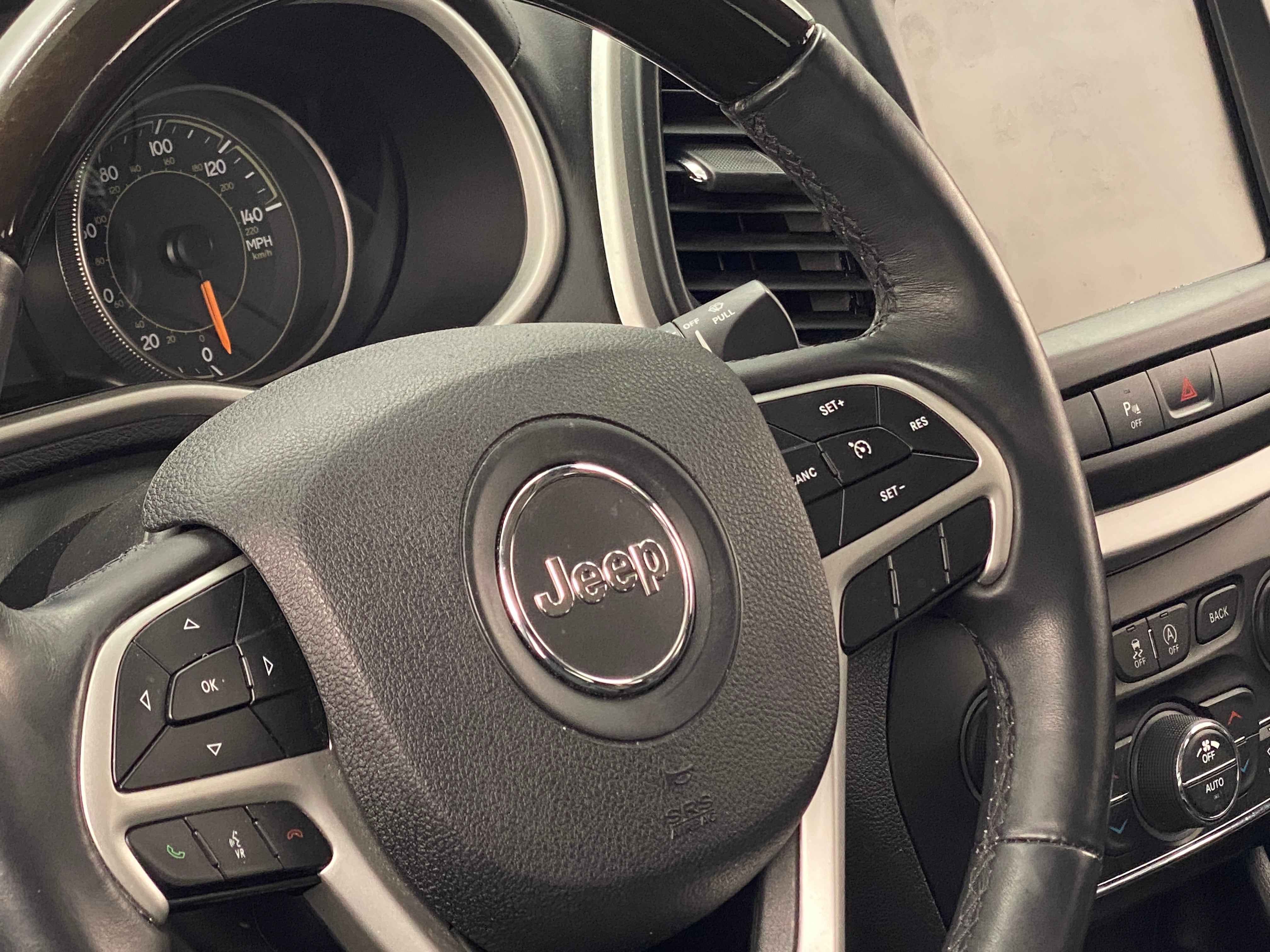 2018 Jeep Cherokee Overland 5