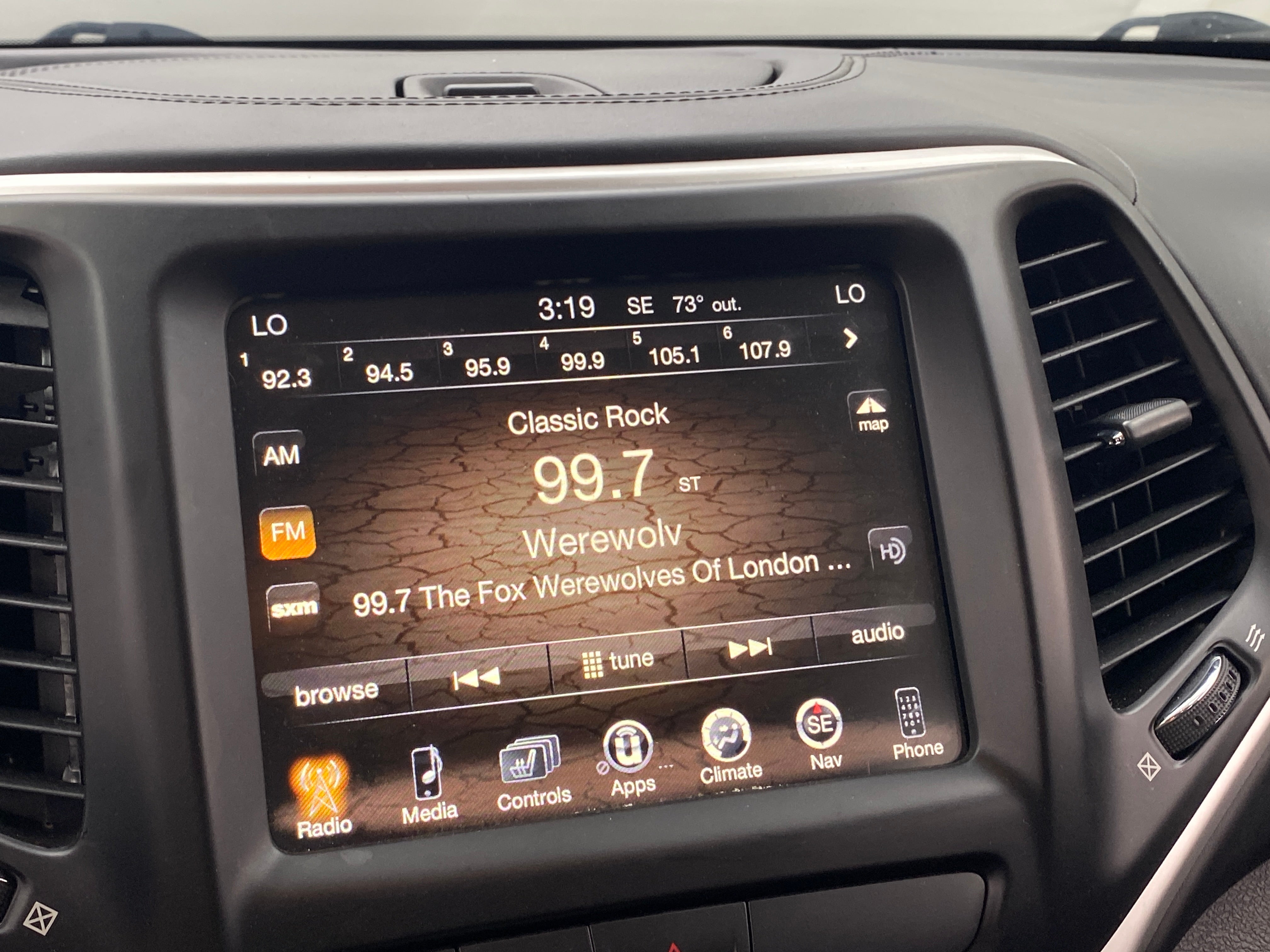 2018 Jeep Cherokee Overland 4