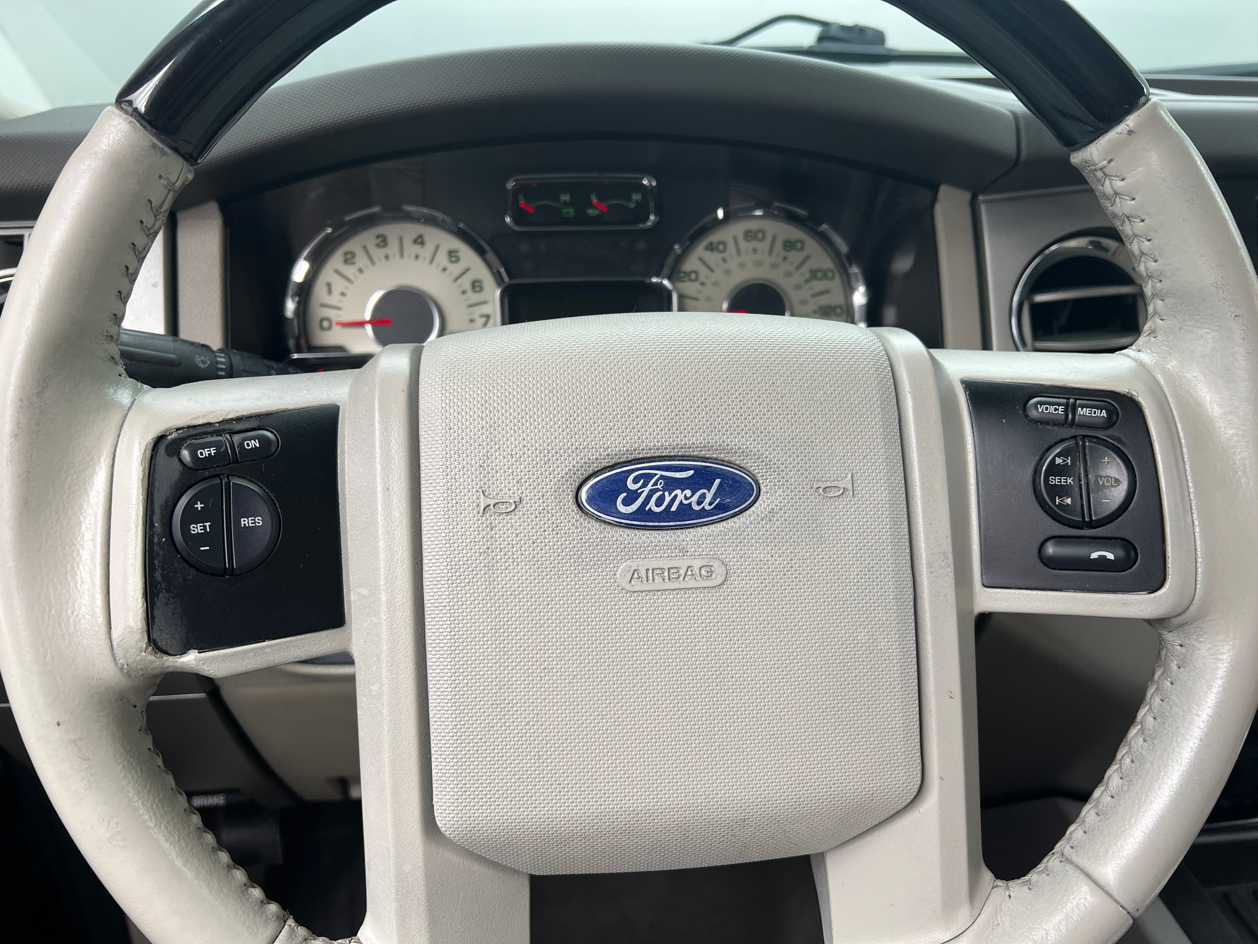 2013 Ford Expedition Limited 4