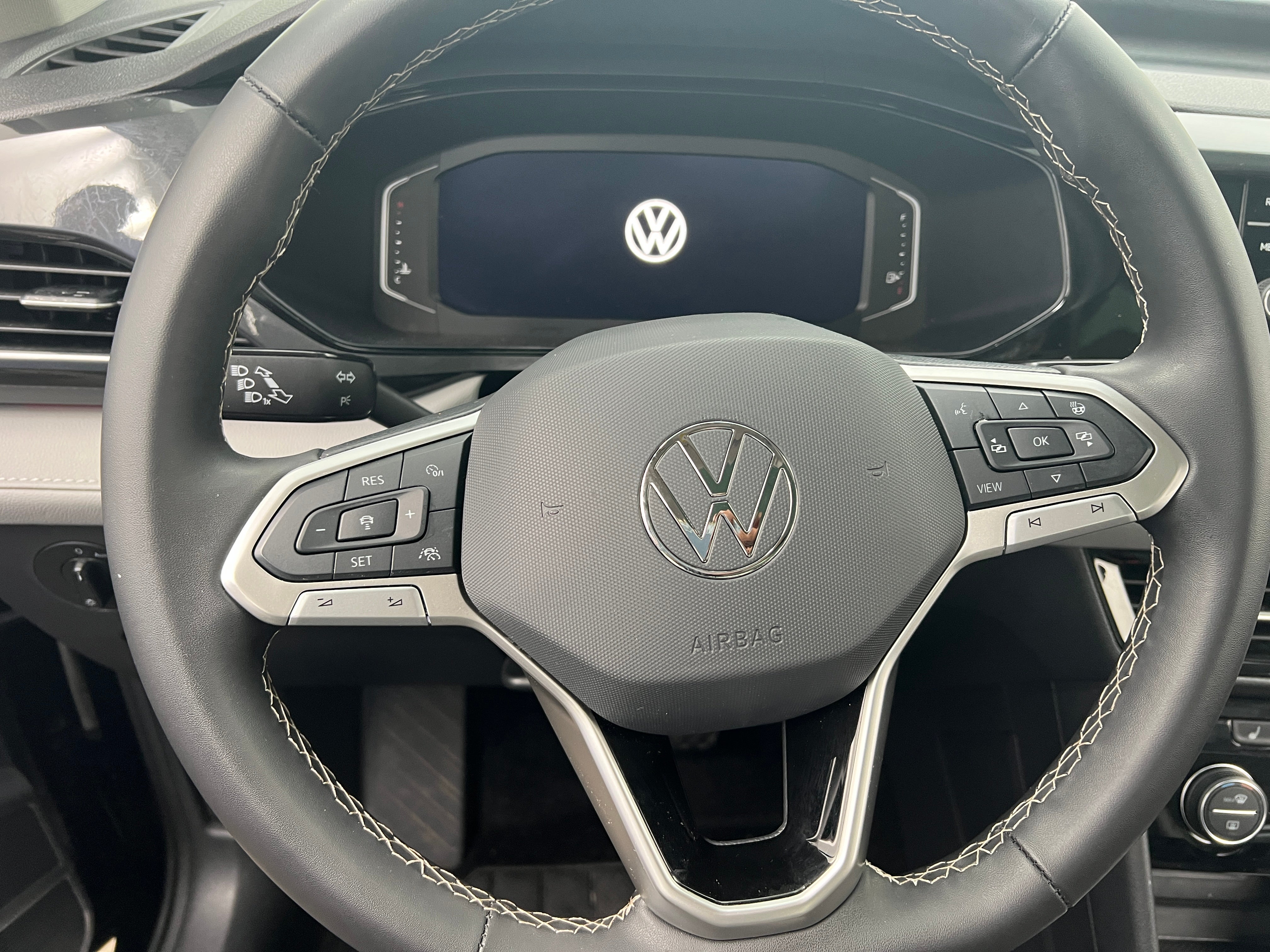 2024 Volkswagen Taos SEL 4