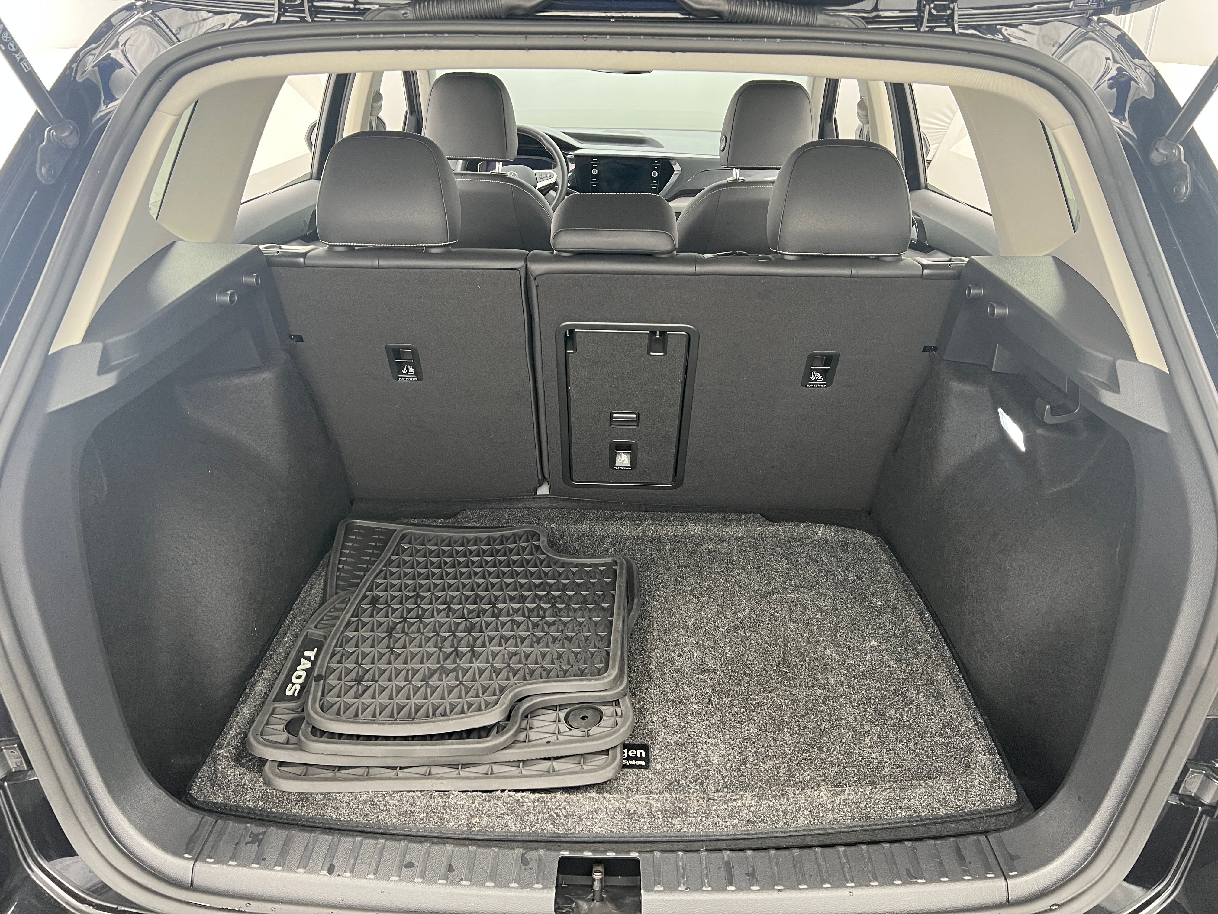 2024 Volkswagen Taos SEL 6