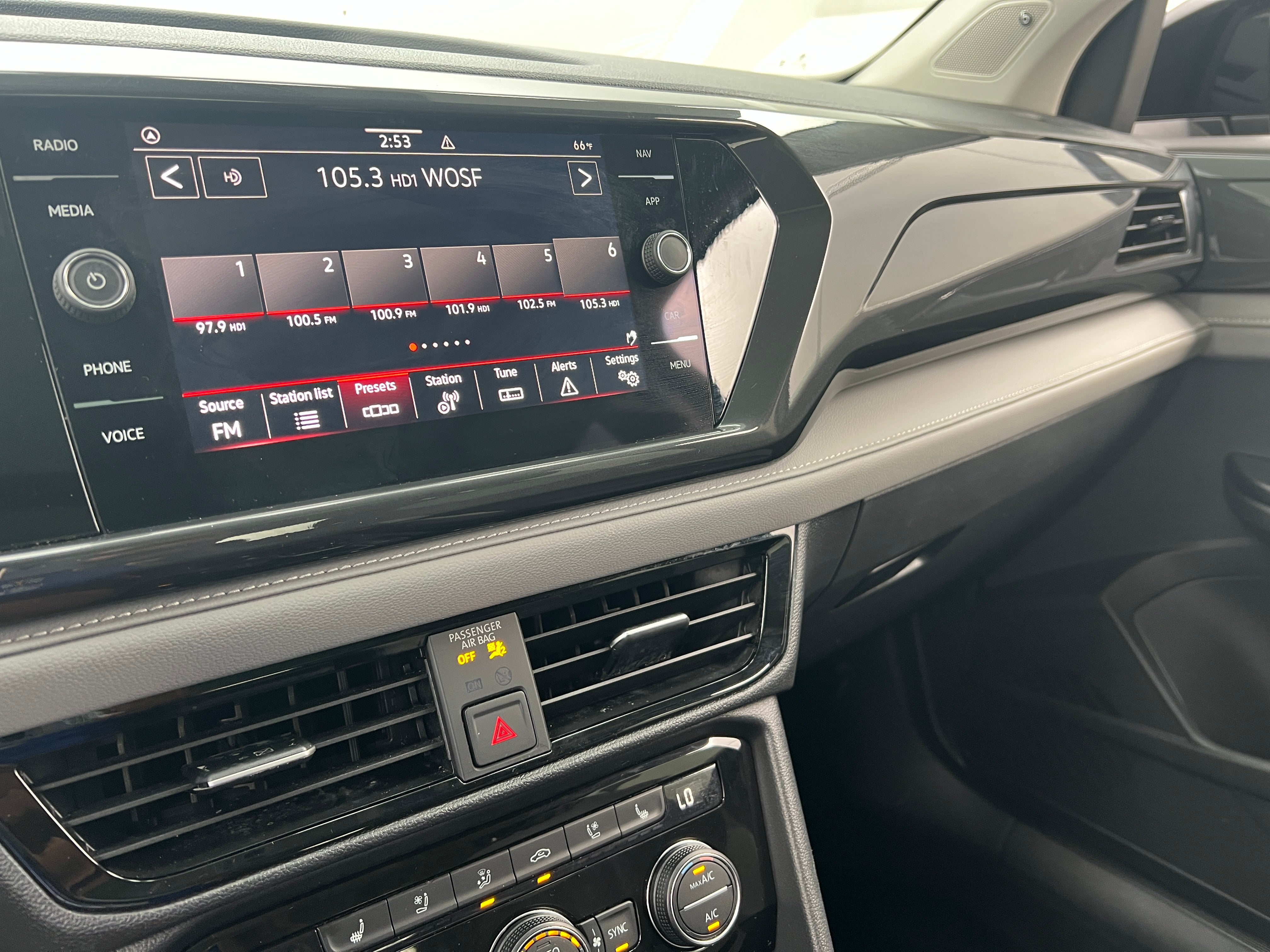 2024 Volkswagen Taos SEL 3