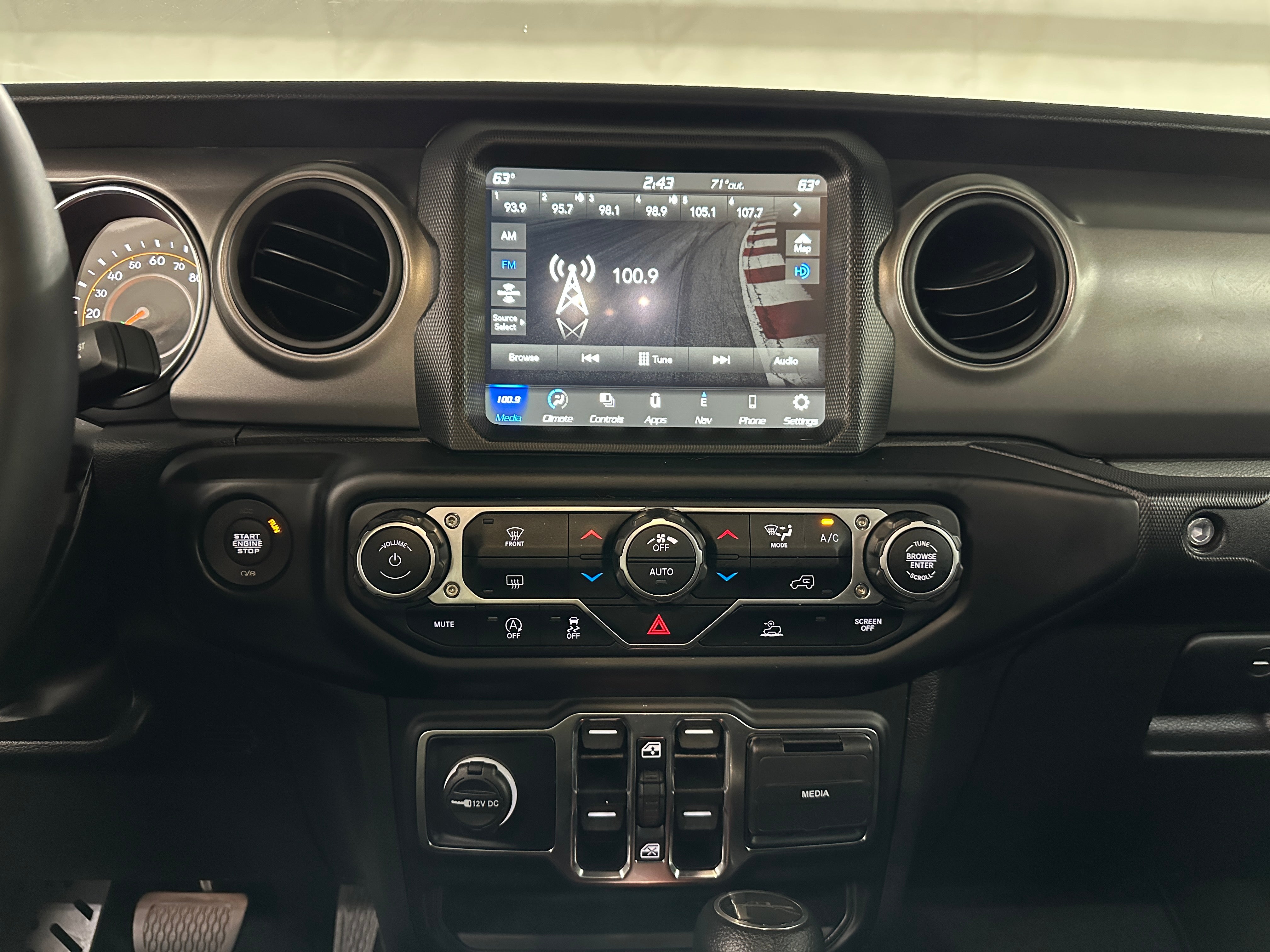 2023 Jeep Gladiator Willys 4