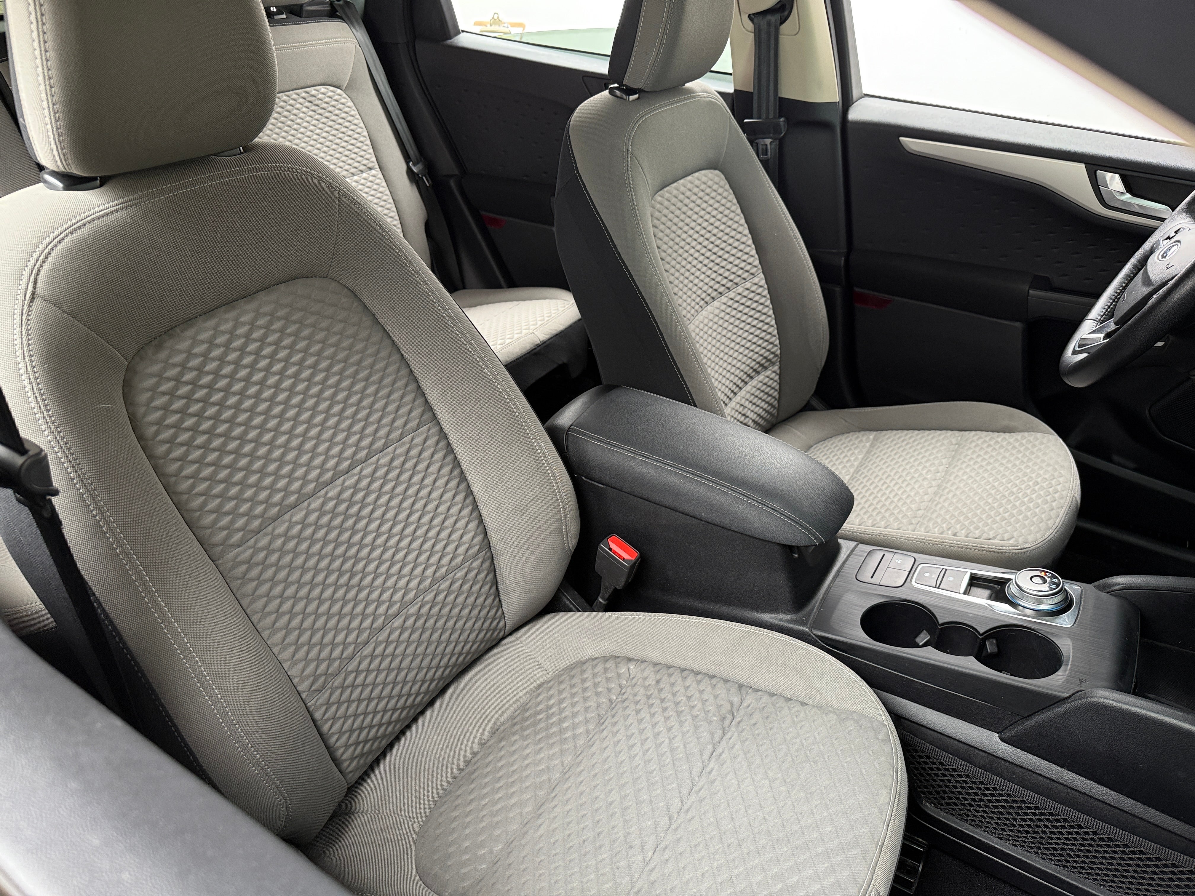 2020 Ford Escape SE 2