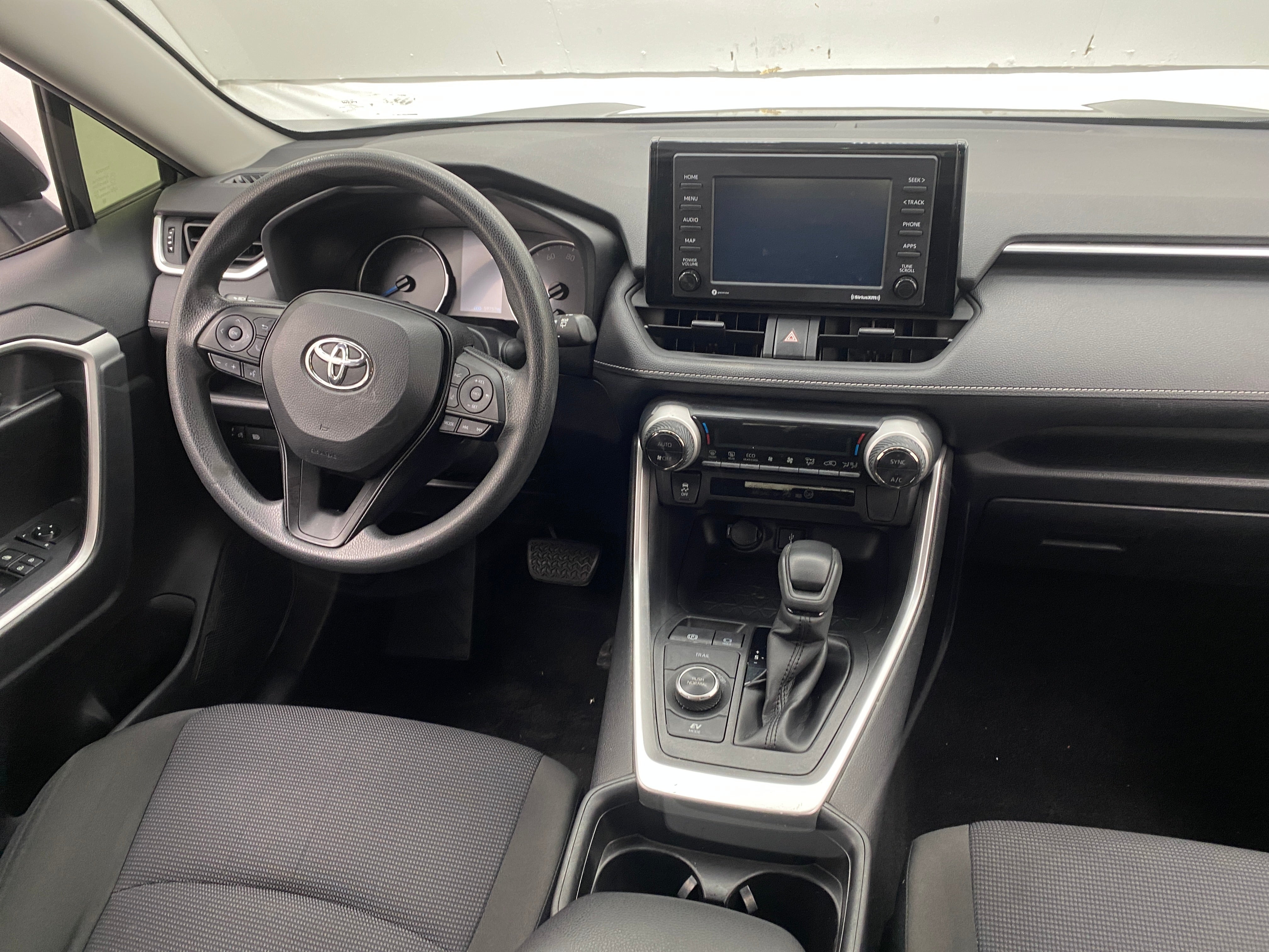 2021 Toyota RAV4 LE 3