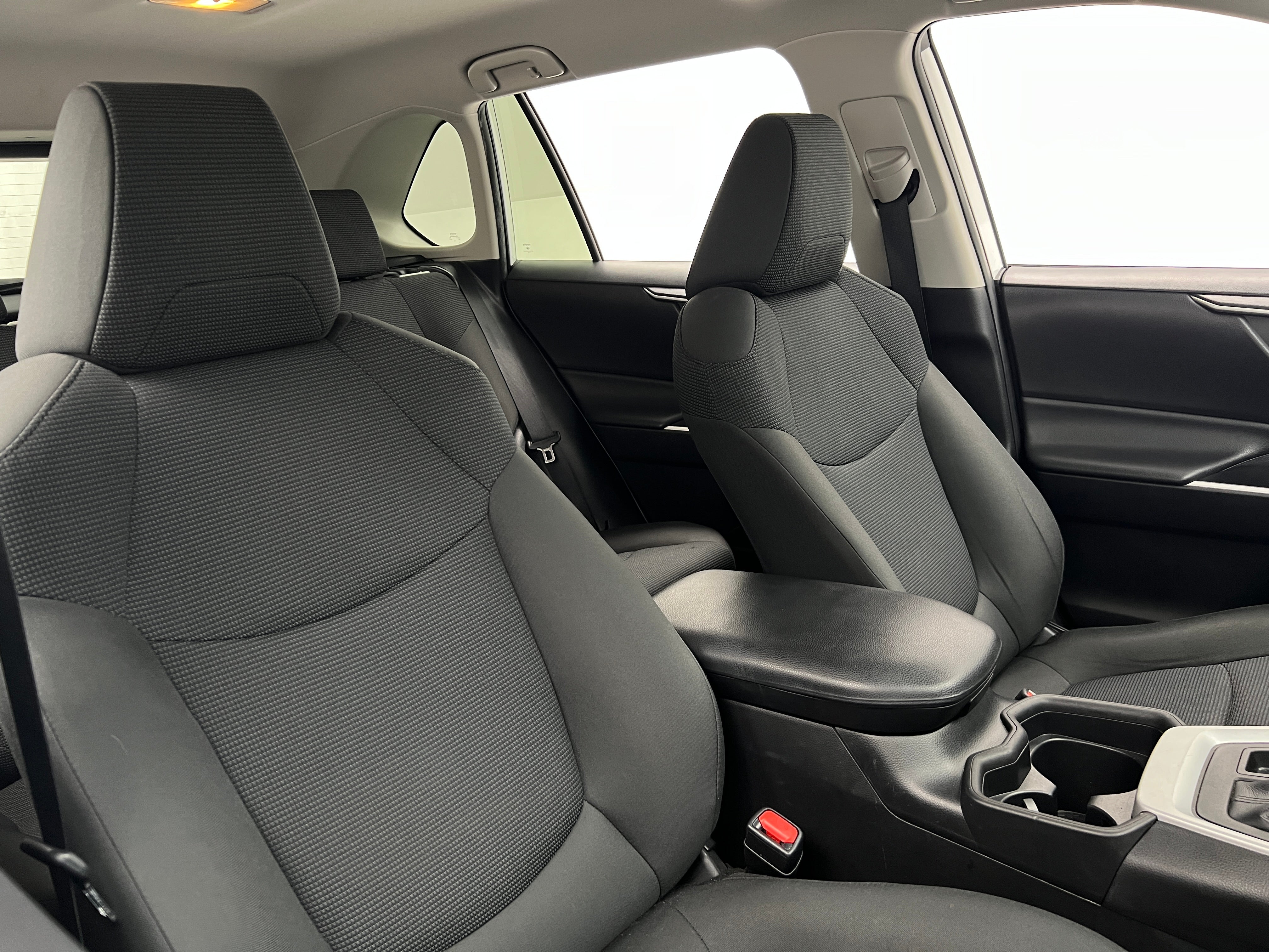 2020 Toyota RAV4 LE 2