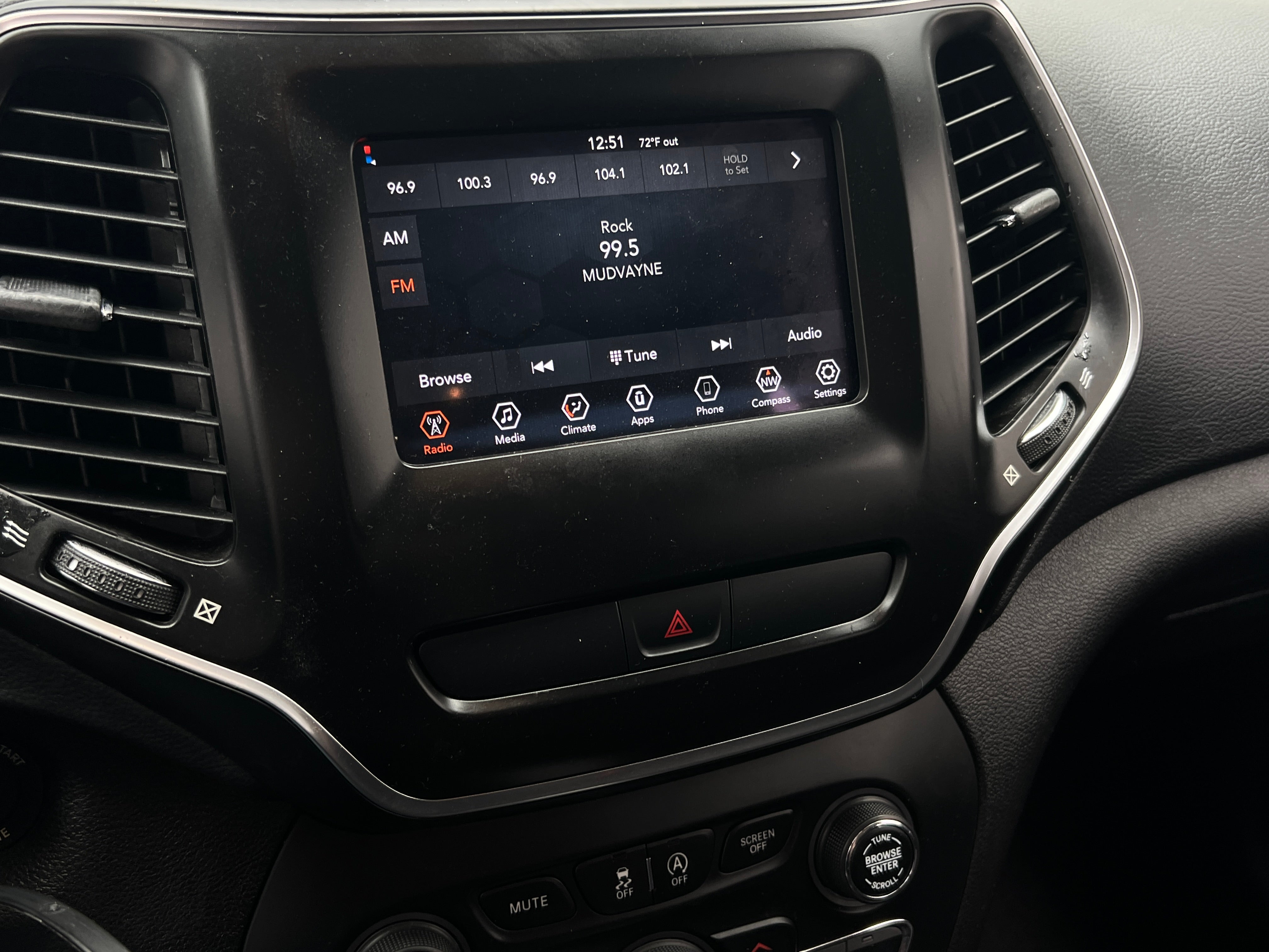 2019 Jeep Cherokee Latitude 4