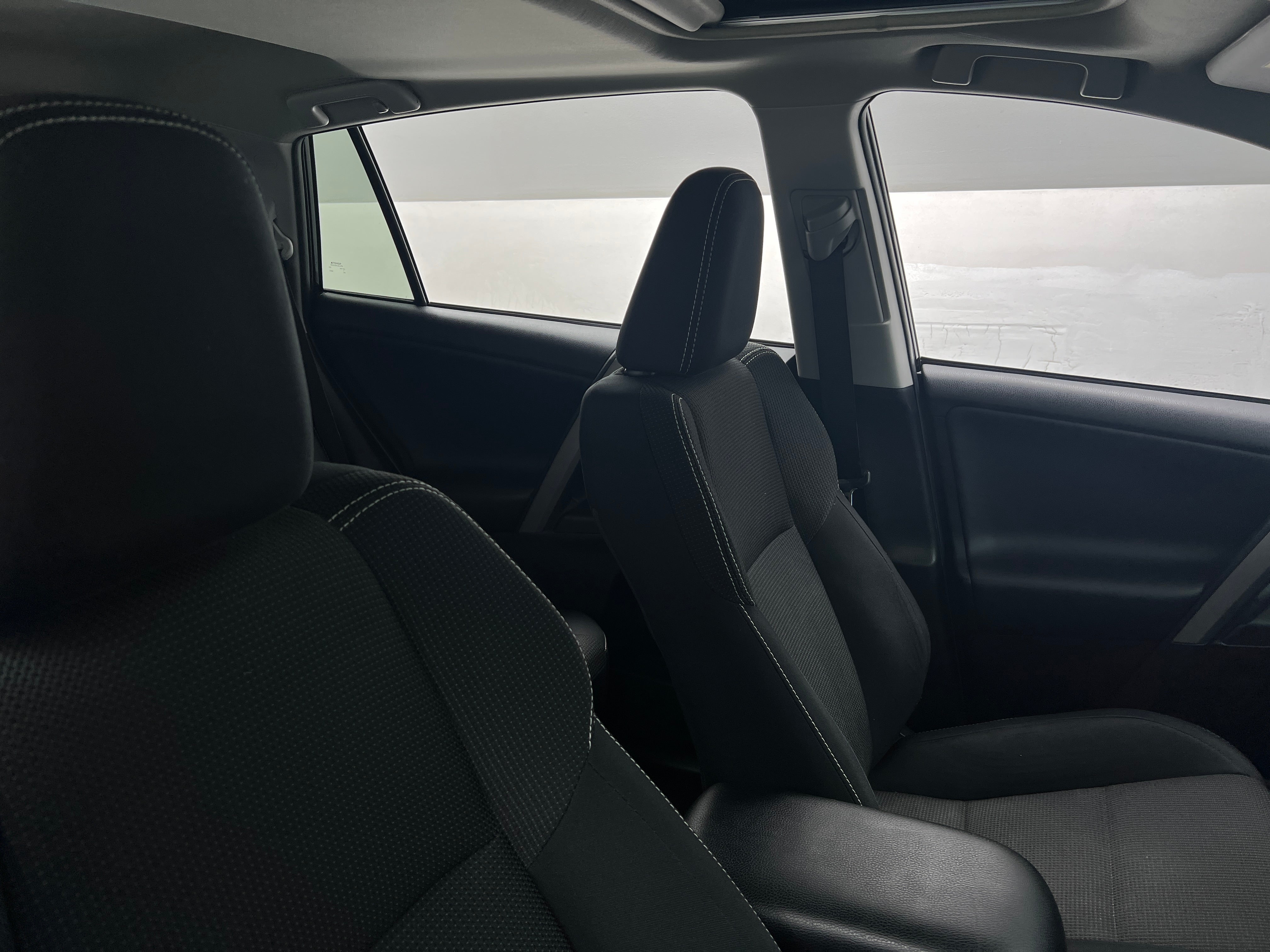 2018 Toyota RAV4 XLE 2