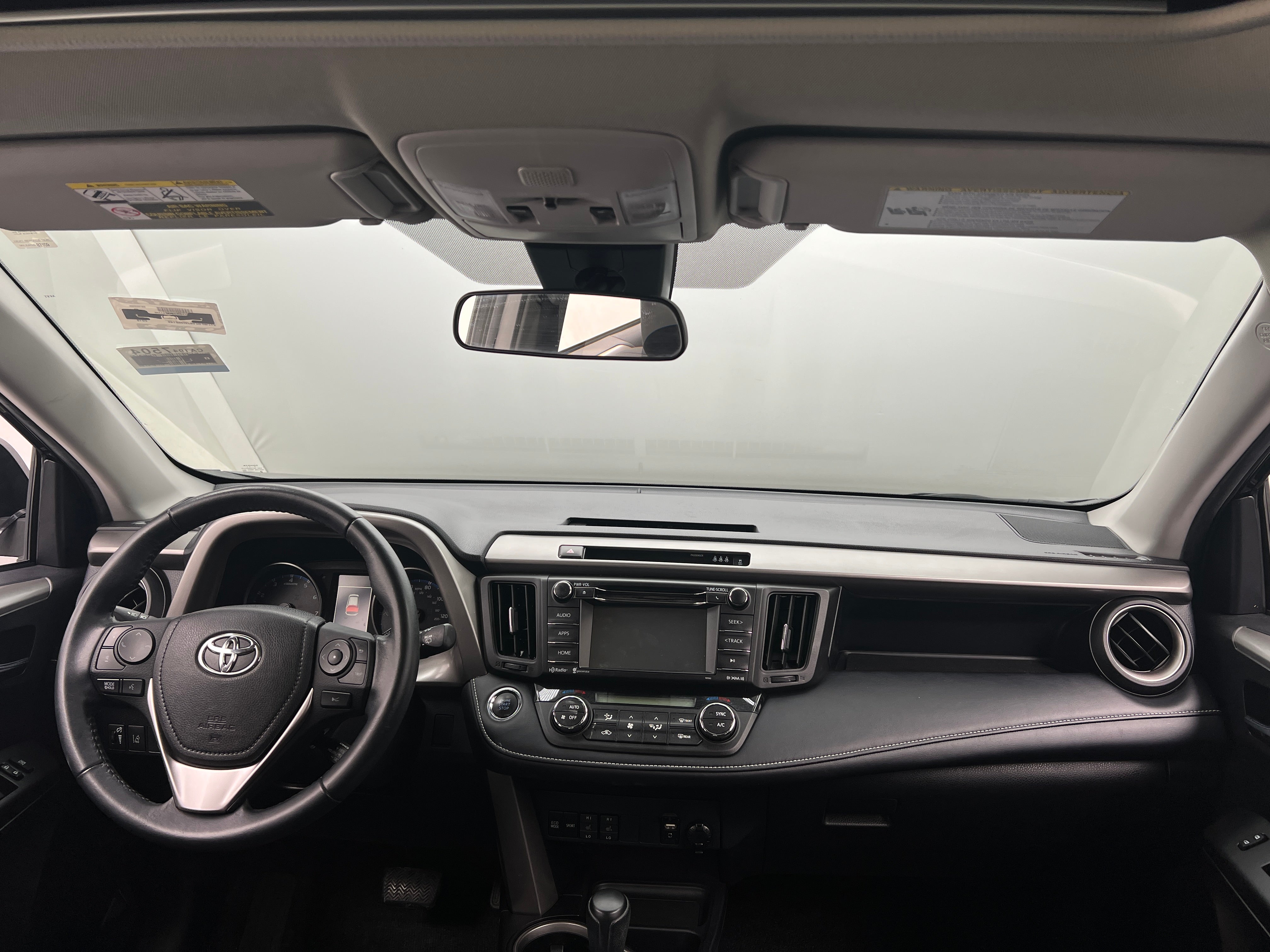 2018 Toyota RAV4 XLE 3