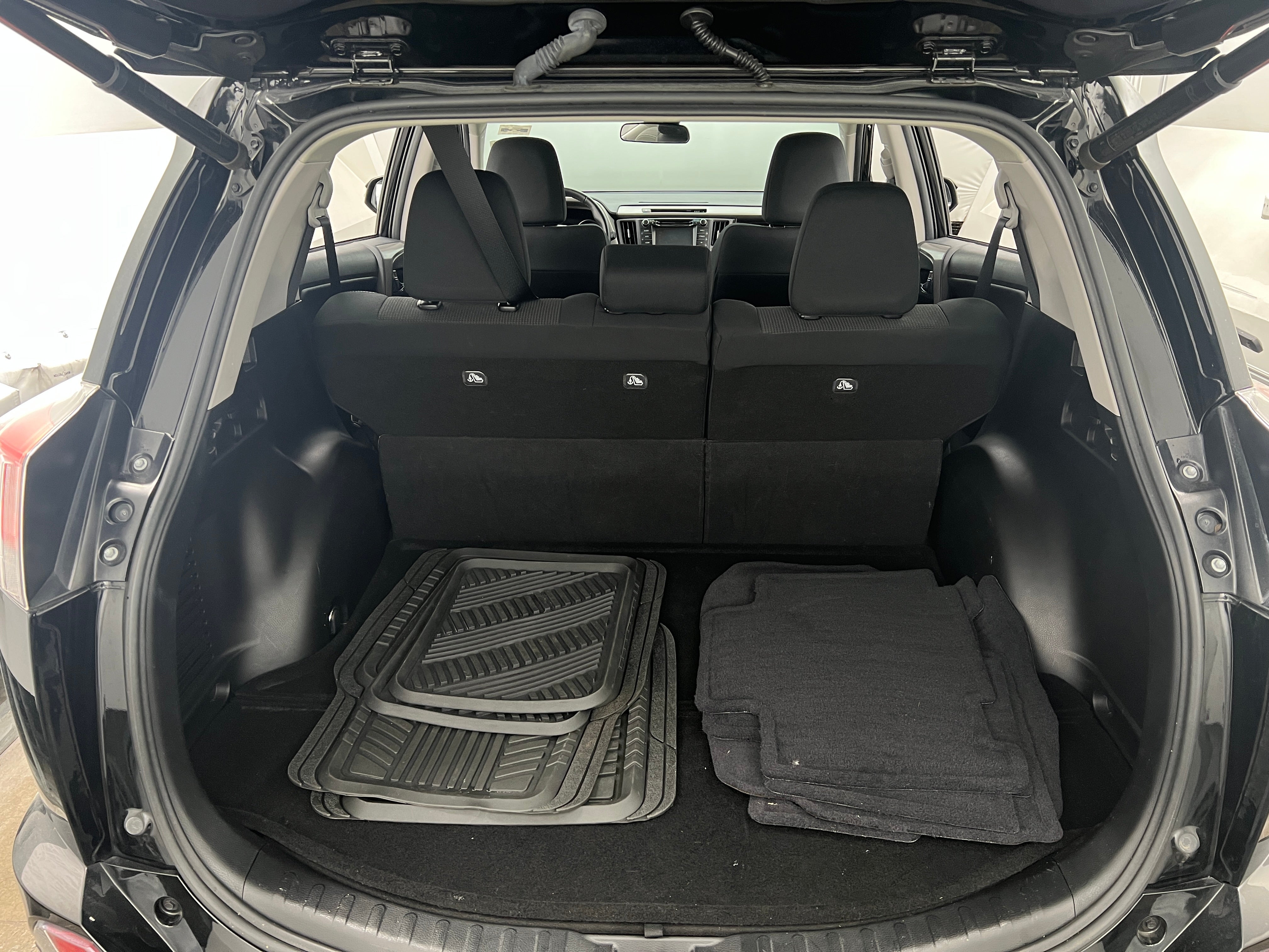 2018 Toyota RAV4 XLE 7