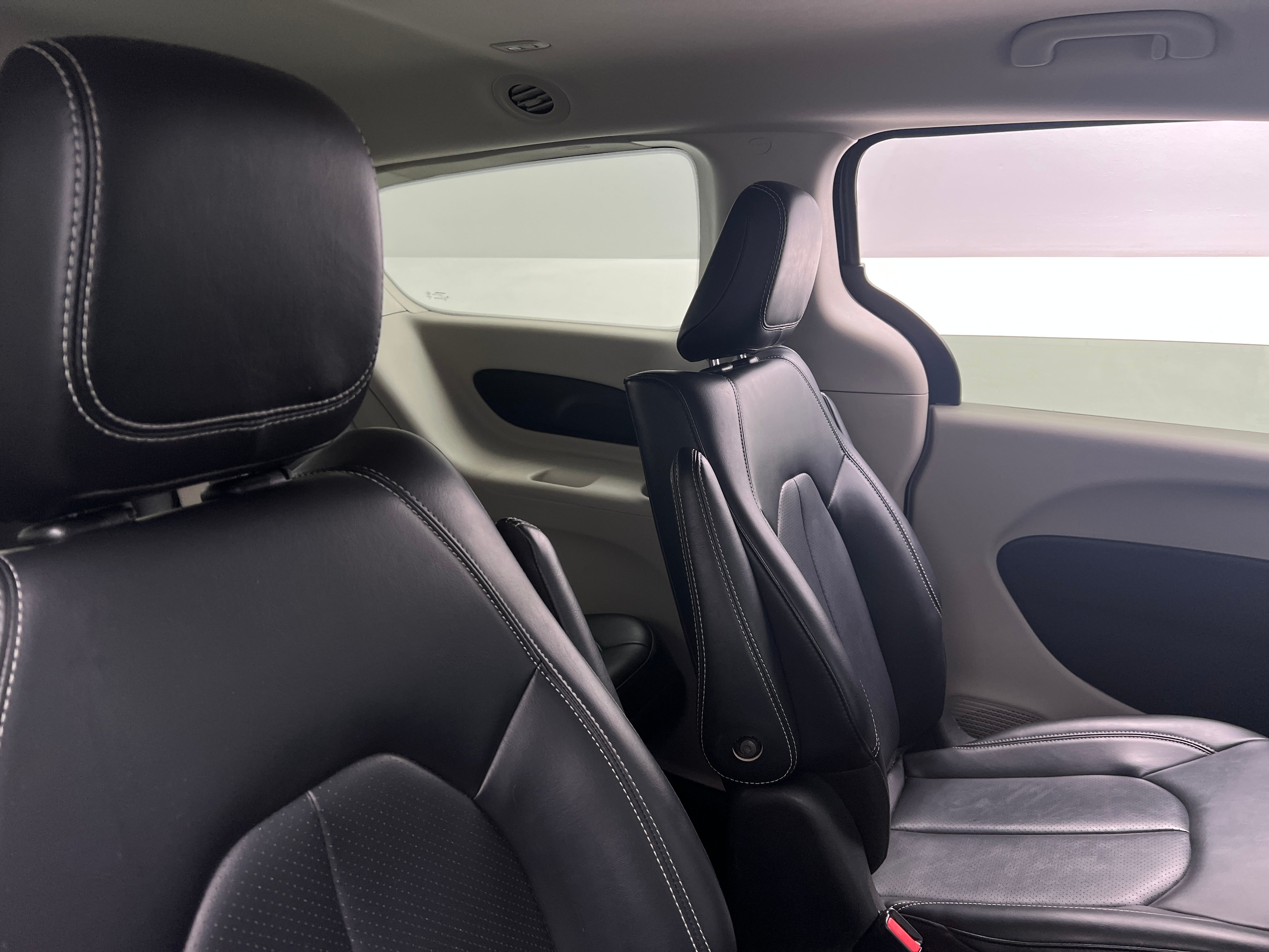 2024 Chrysler Pacifica Hybrid Select 5