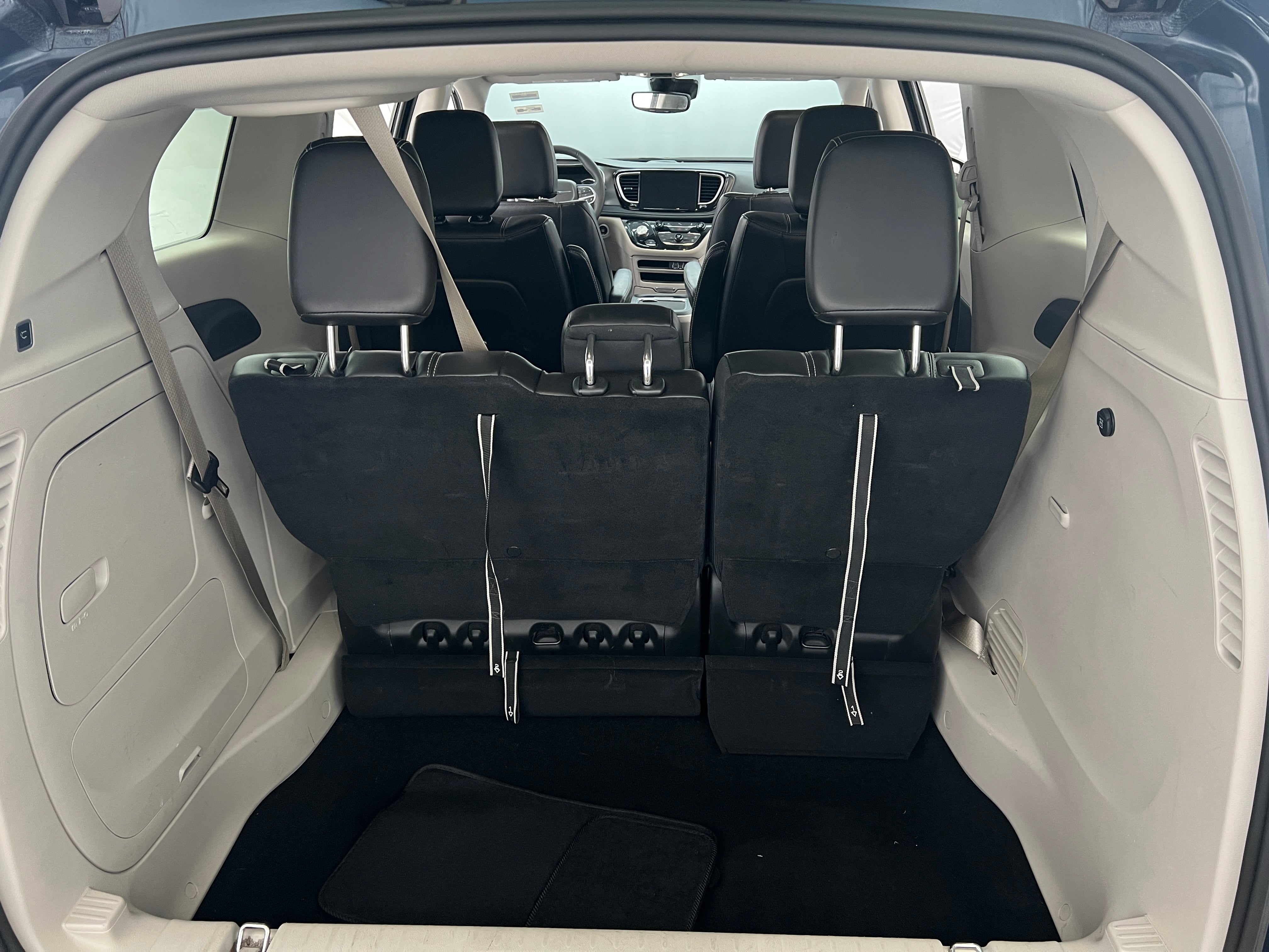 2024 Chrysler Pacifica Hybrid Select 6