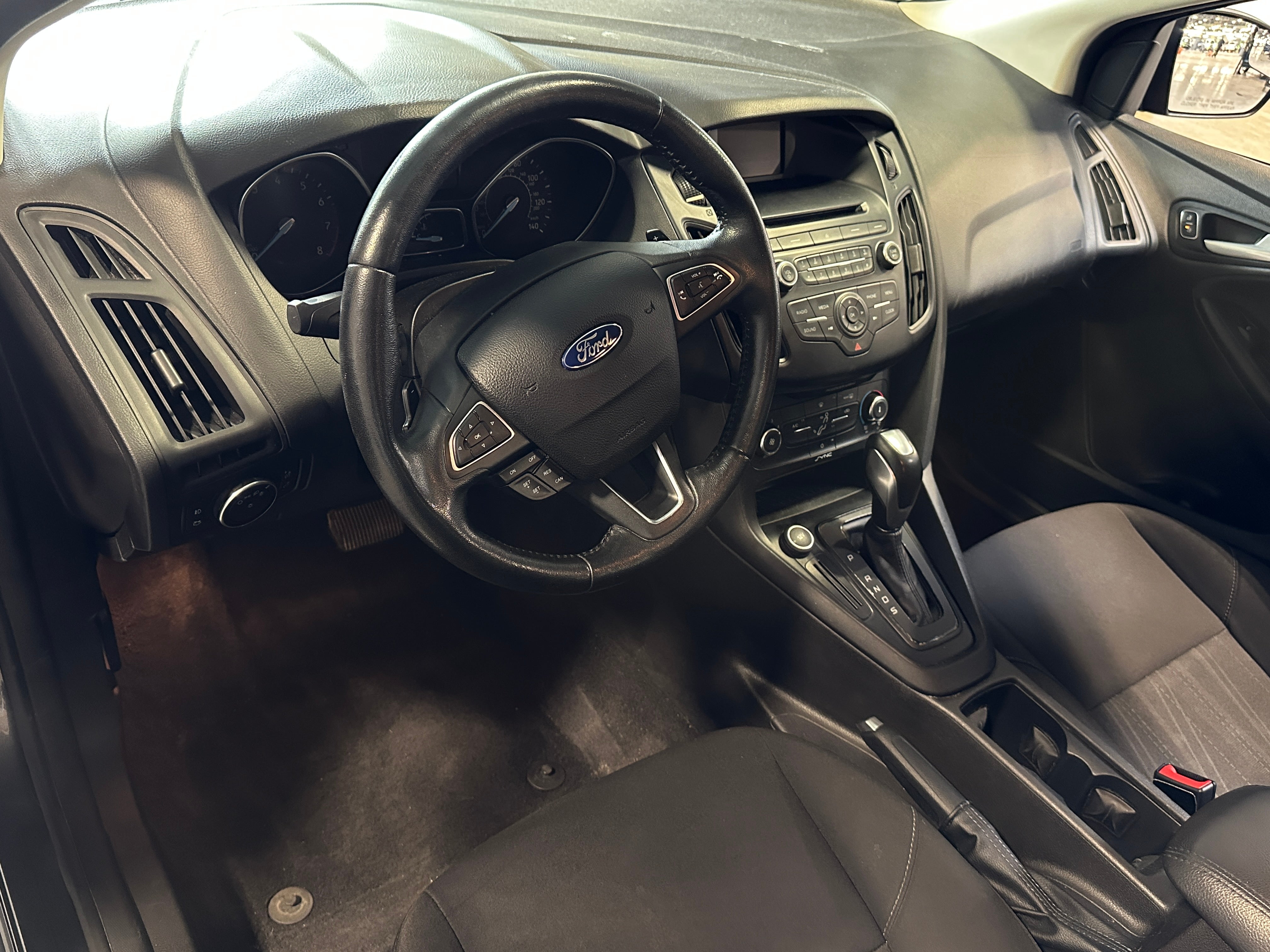 2016 Ford Focus SE 2